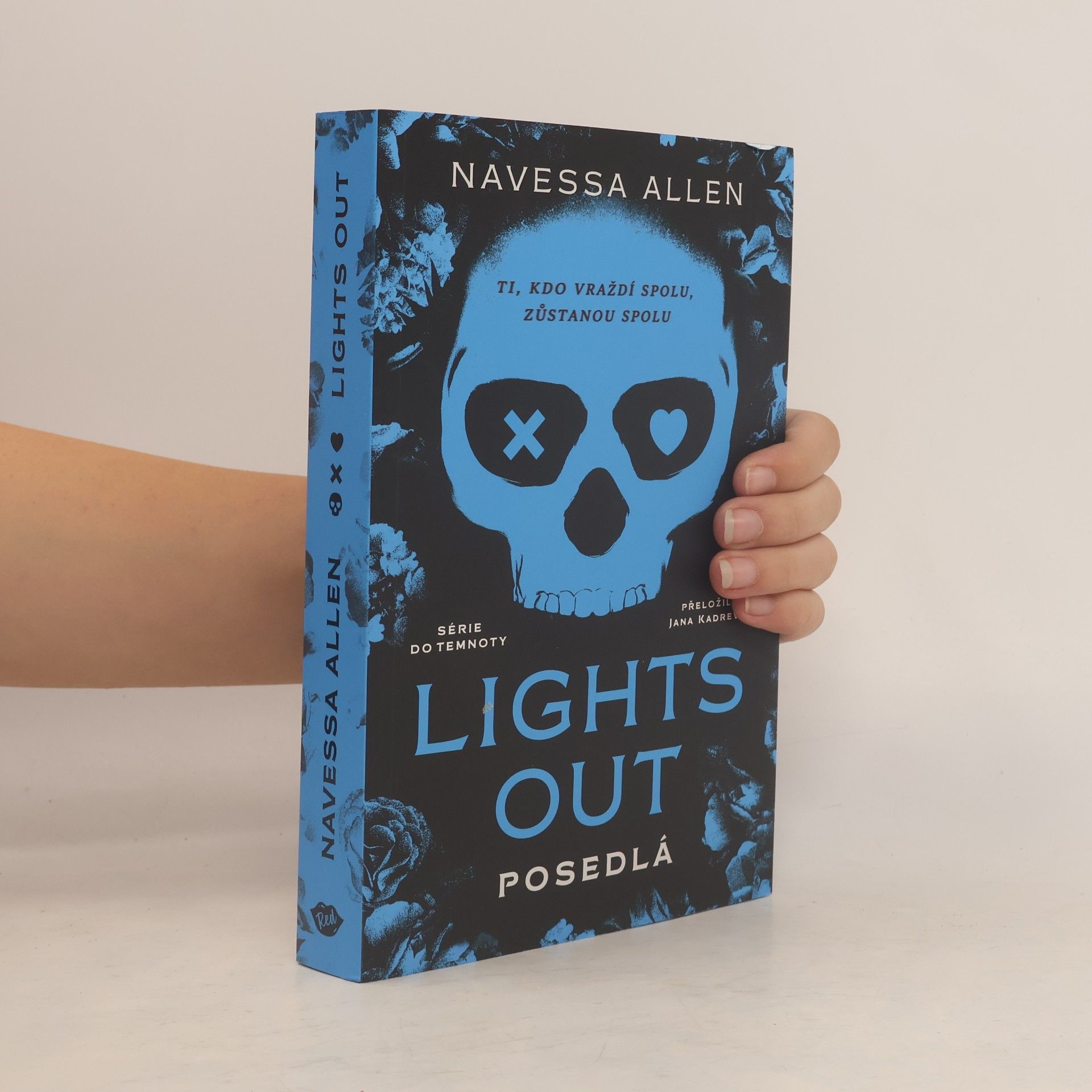 Navessa Allen Lights Out. Posedlá