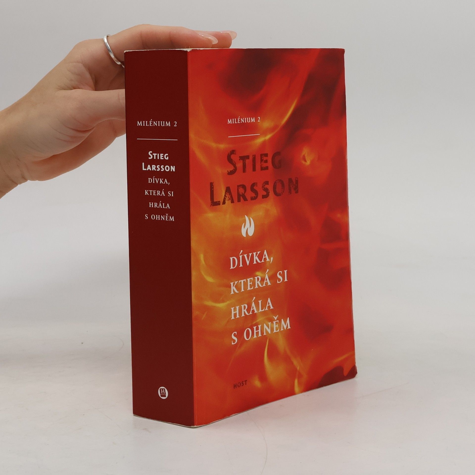 Stieg Larsson Dívka, která si hrála s ohněm