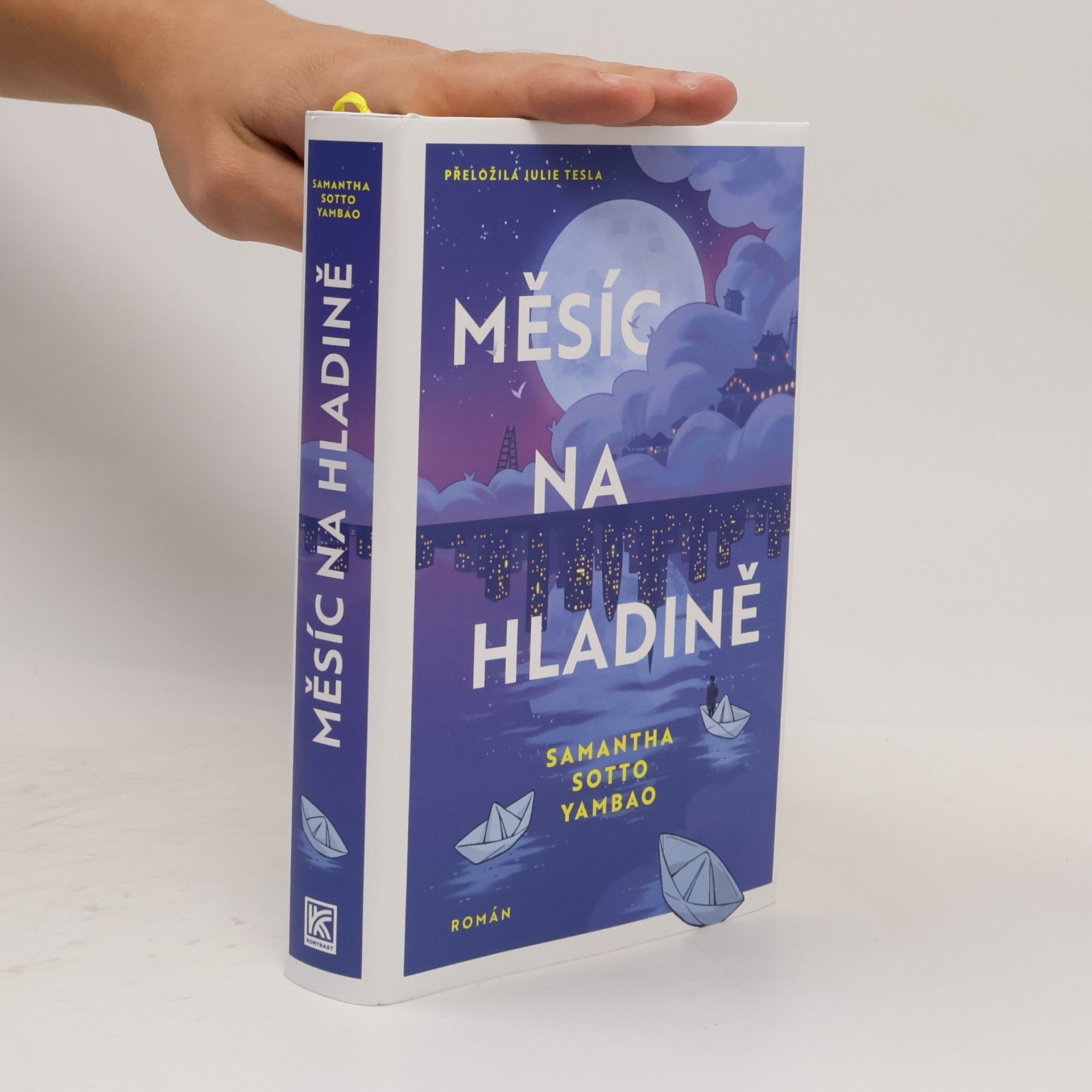 Měsíc na hladině