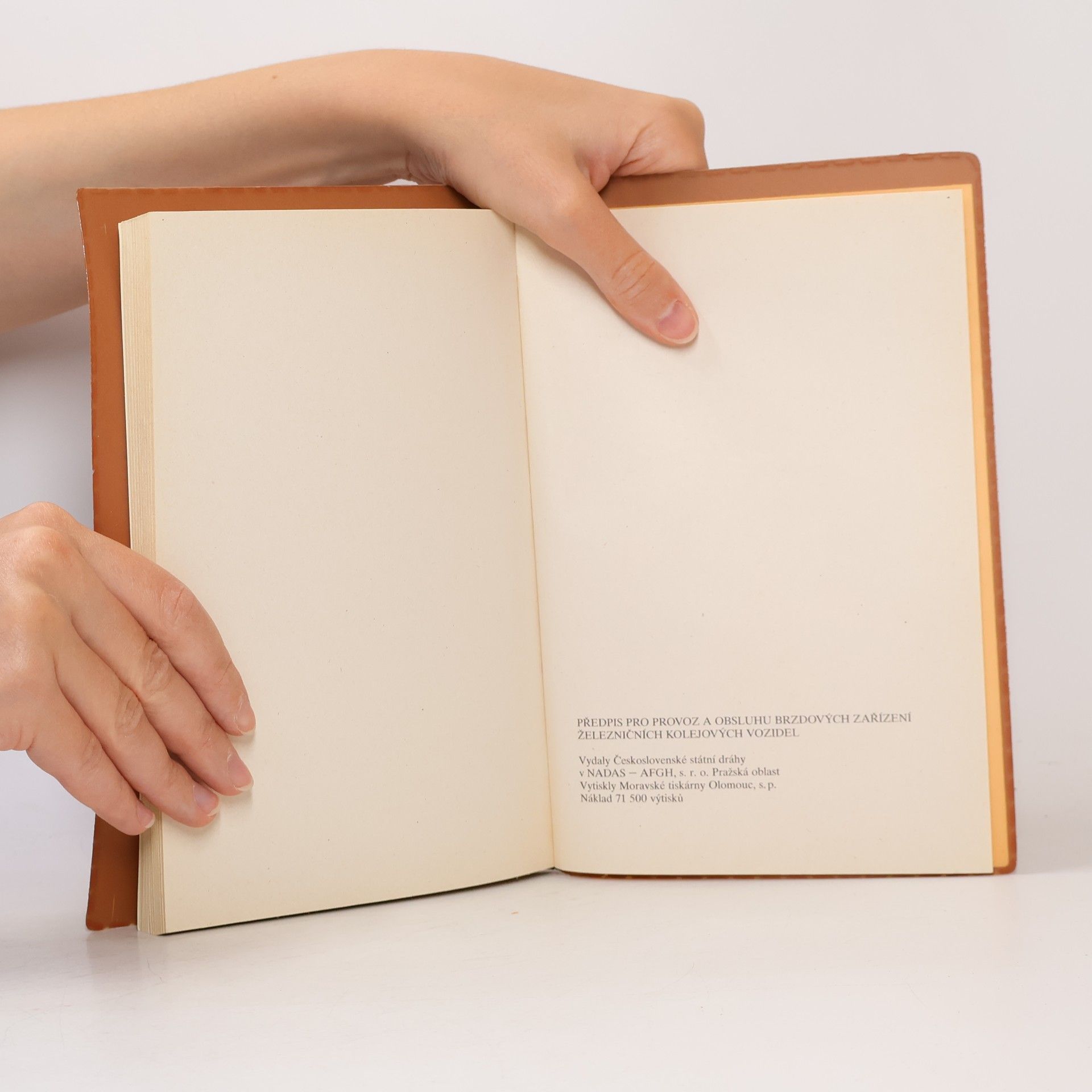 Various authors Předpis pro provoz a obsluhu brzdových zařízení železničních kolejových vozidel