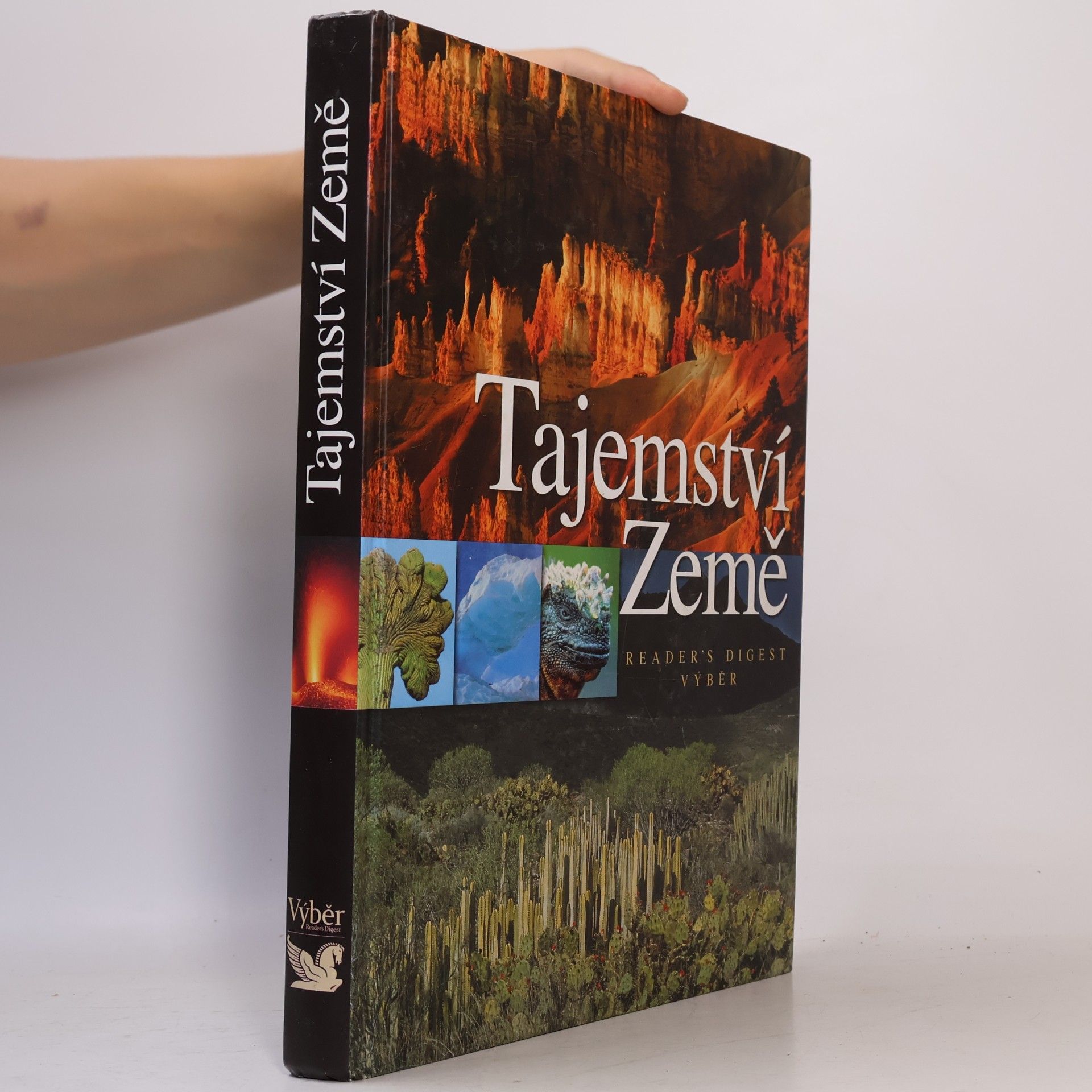 Collectif d'auteurs Tajemství Země