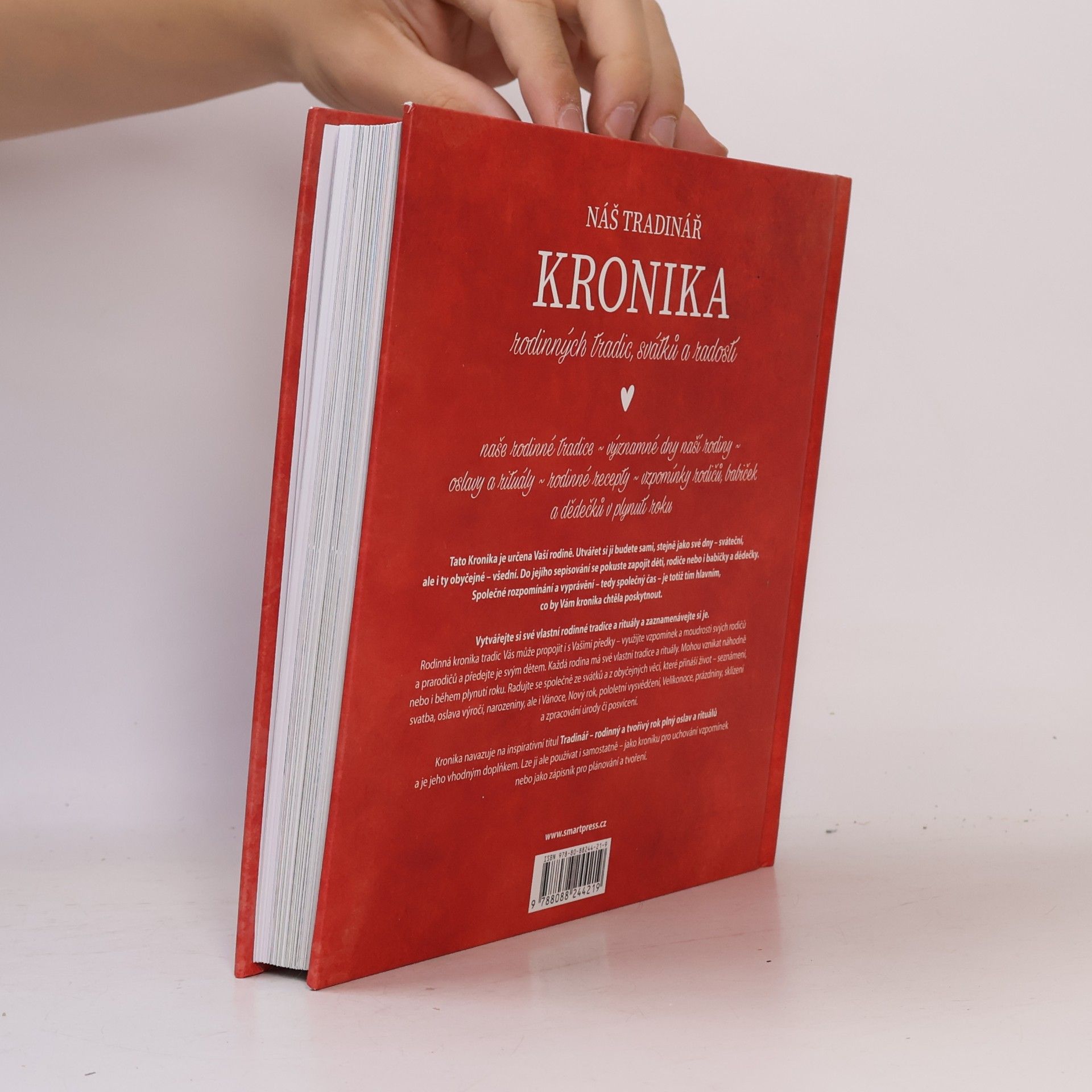 Martina Boledovičová Náš tradinář: Kronika rodinných tradic, svátků a radostí