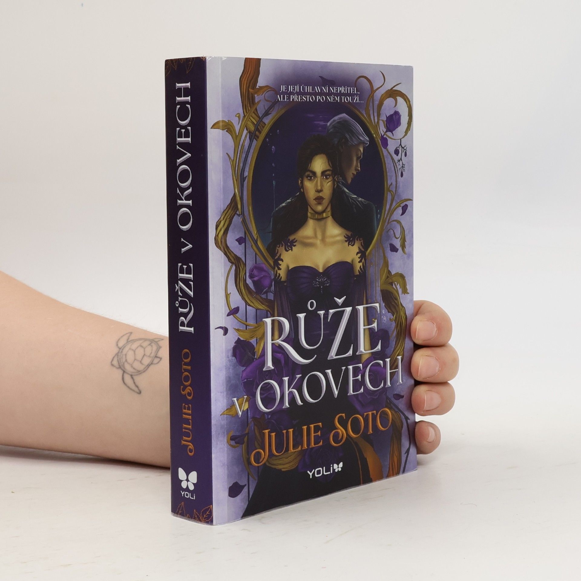 Julia Soto Růže v okovech