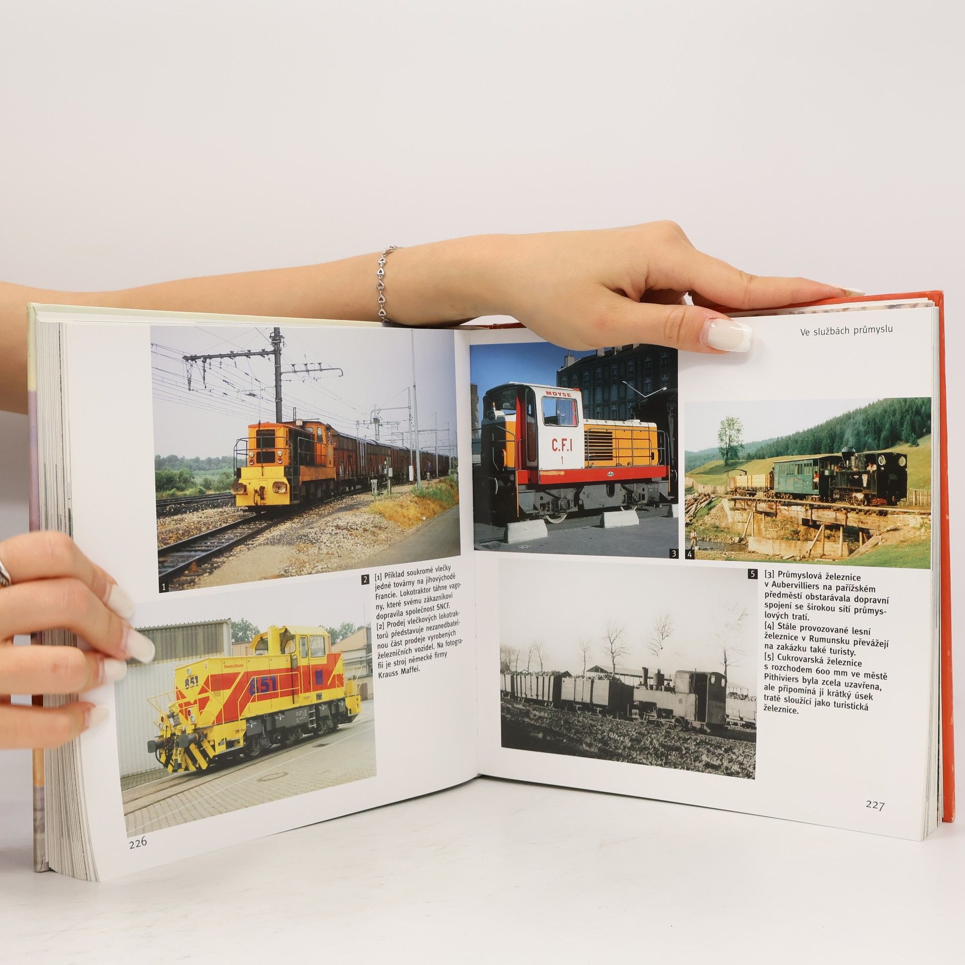 Autorenkollektiv Železnice historie a současnost