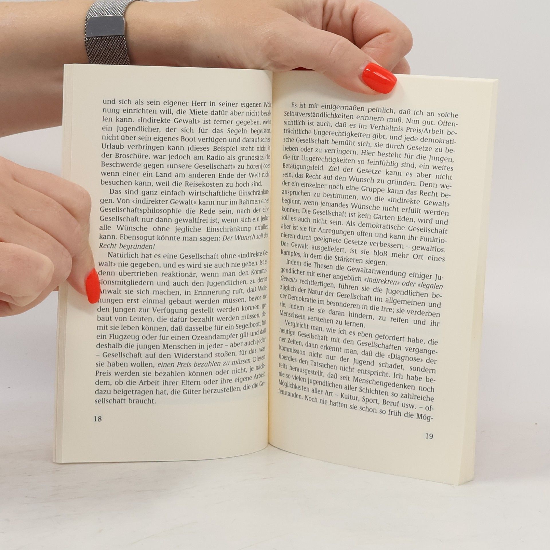 Jeanne Hersch Antithesen zu den "Thesen zu den Jugendunruhen 1980 [neunzehnhundertachtzig]" der Eidgenössischen Kommission für Jugendfragen - Der Feind heisst Nihilismus