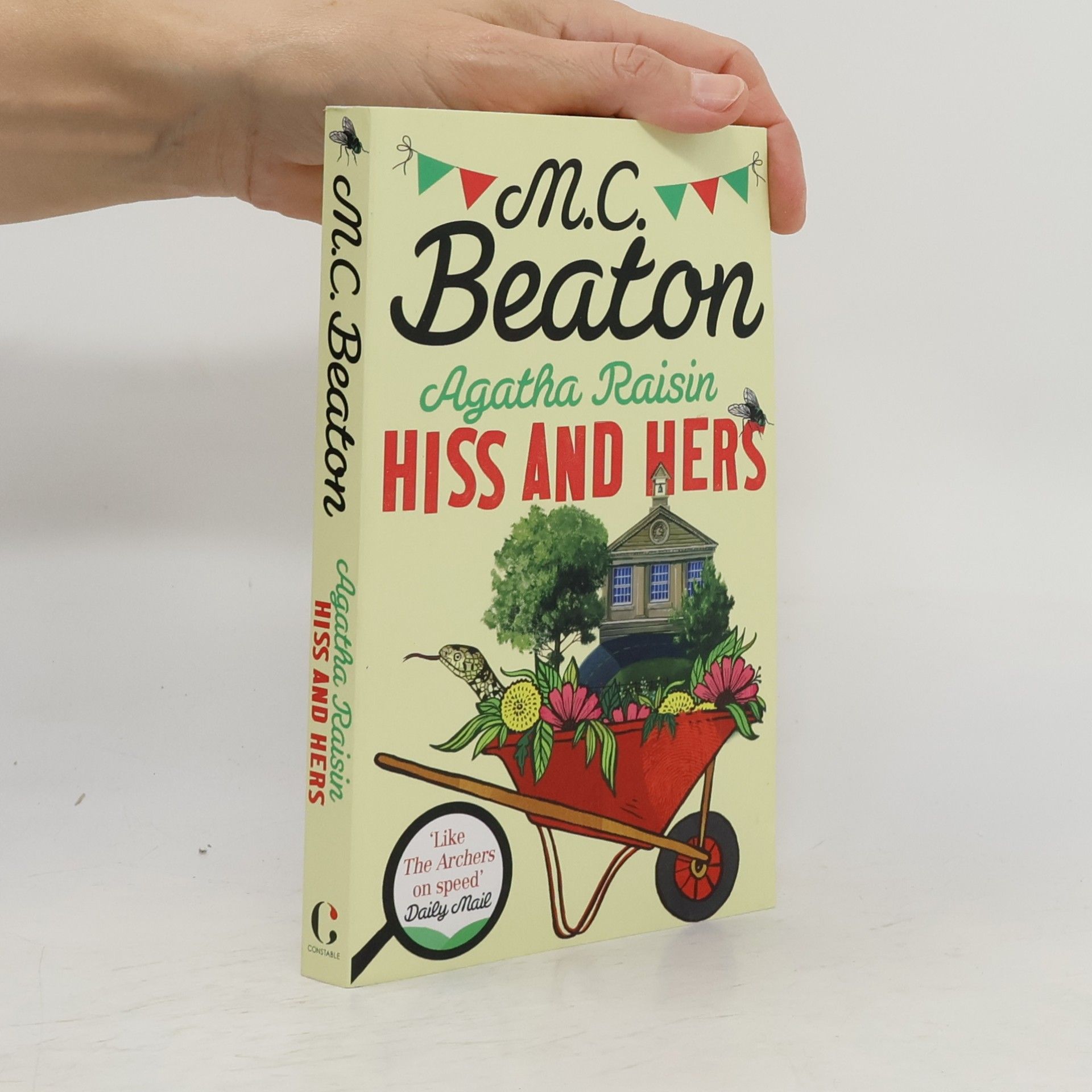 M. C. Beaton Agatha Raisin: Hiss and Hers