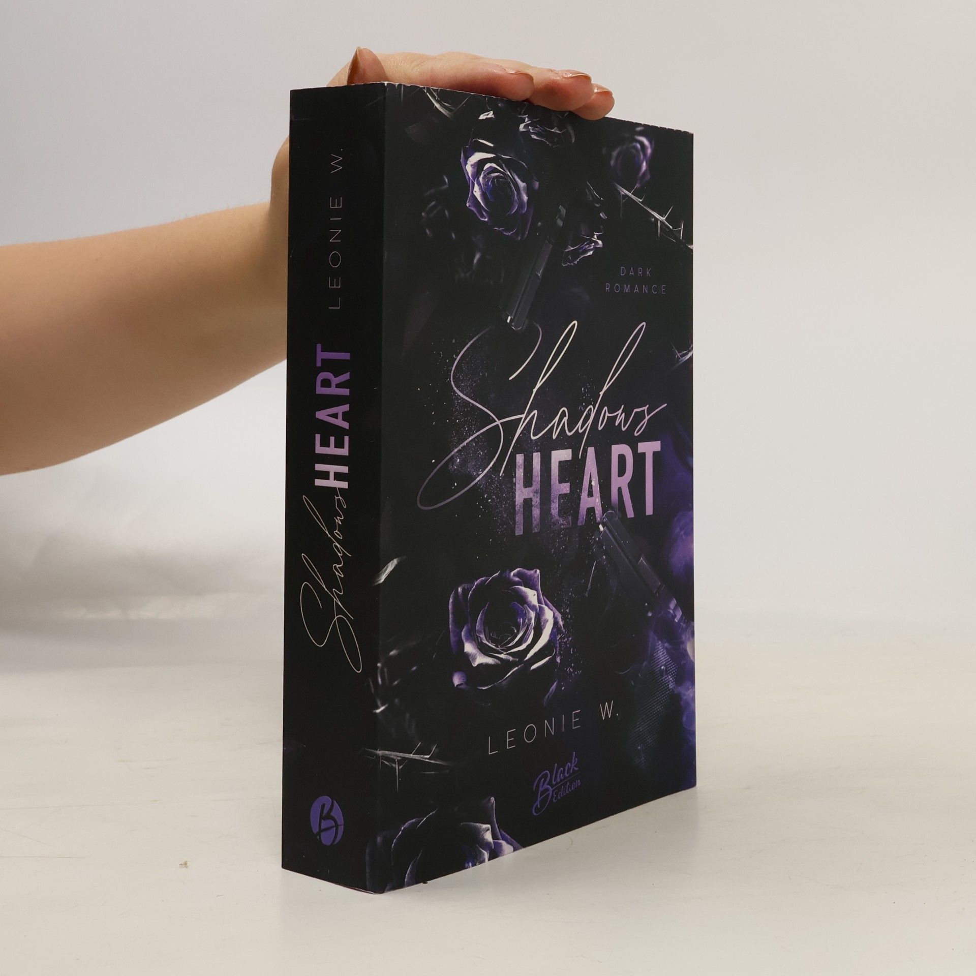 Leonie W. Shadow's Heart