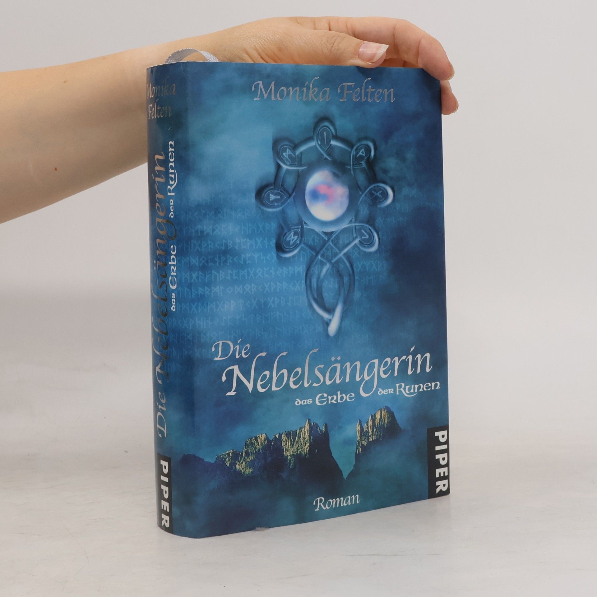 Die Nebelsängerin