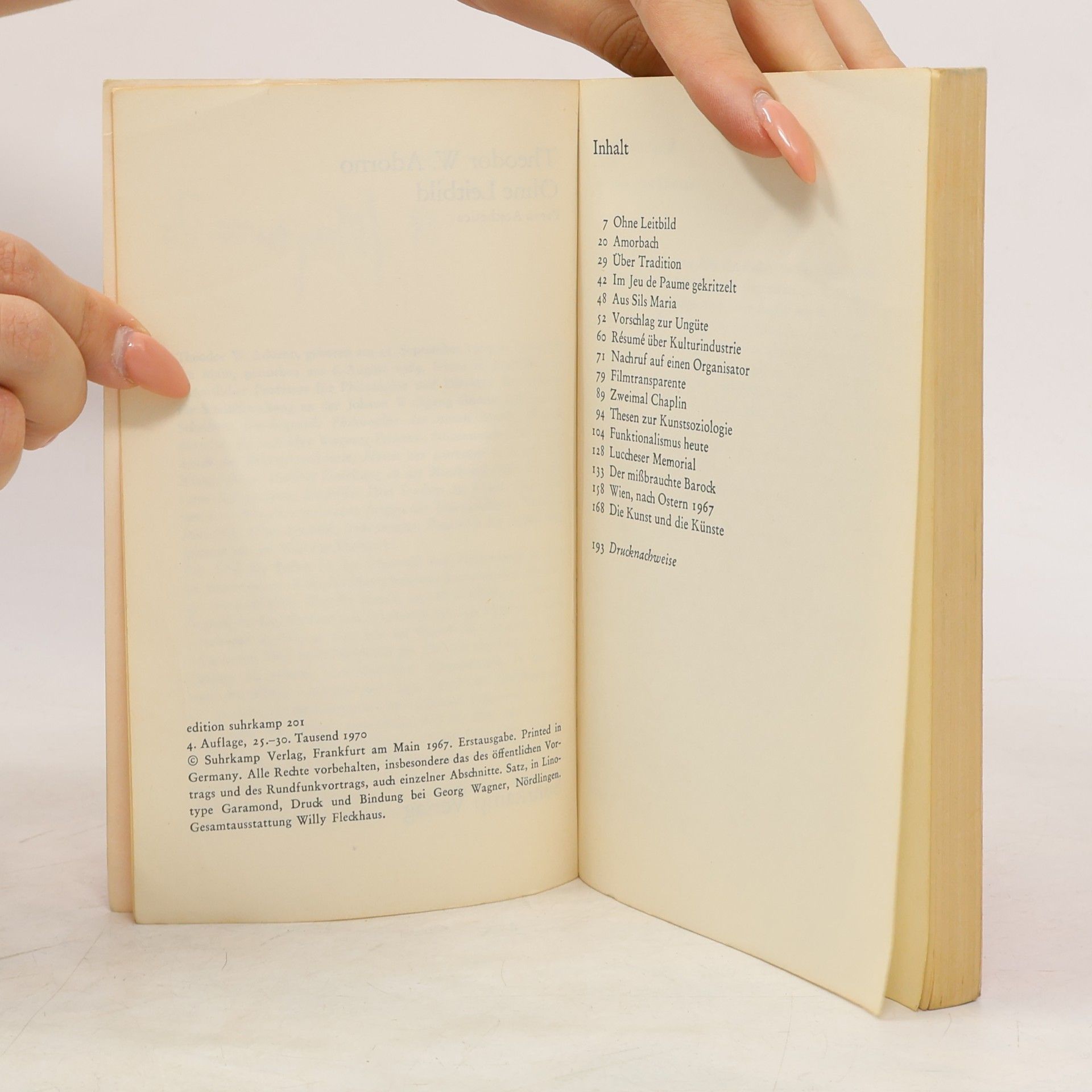 Theodor W. Adorno Ohne Leitbild. Parva Aesthetica