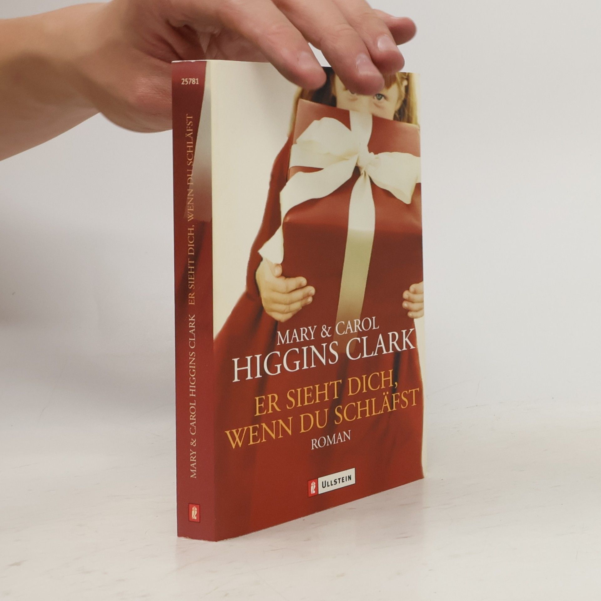 Mary Higgins Clark Er sieht dich, wenn du schläfst