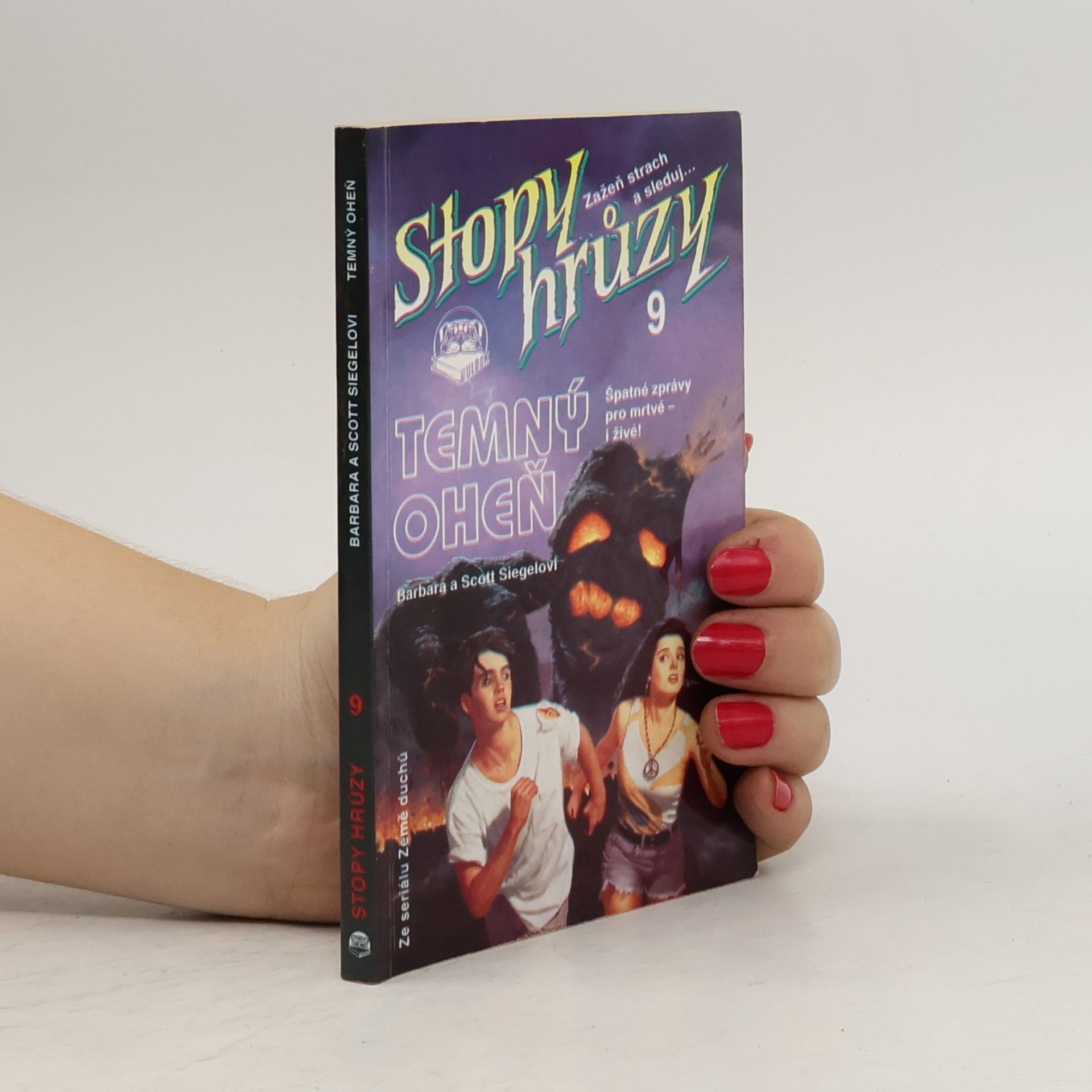 Scott Siegel Temný oheň. Stopy hrůzy 9