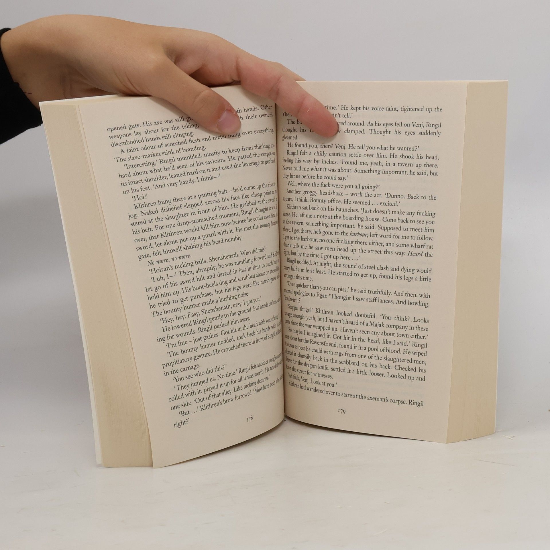Richard Morgan The Cold Commands. Das kalte Schwert, englische Ausgabe