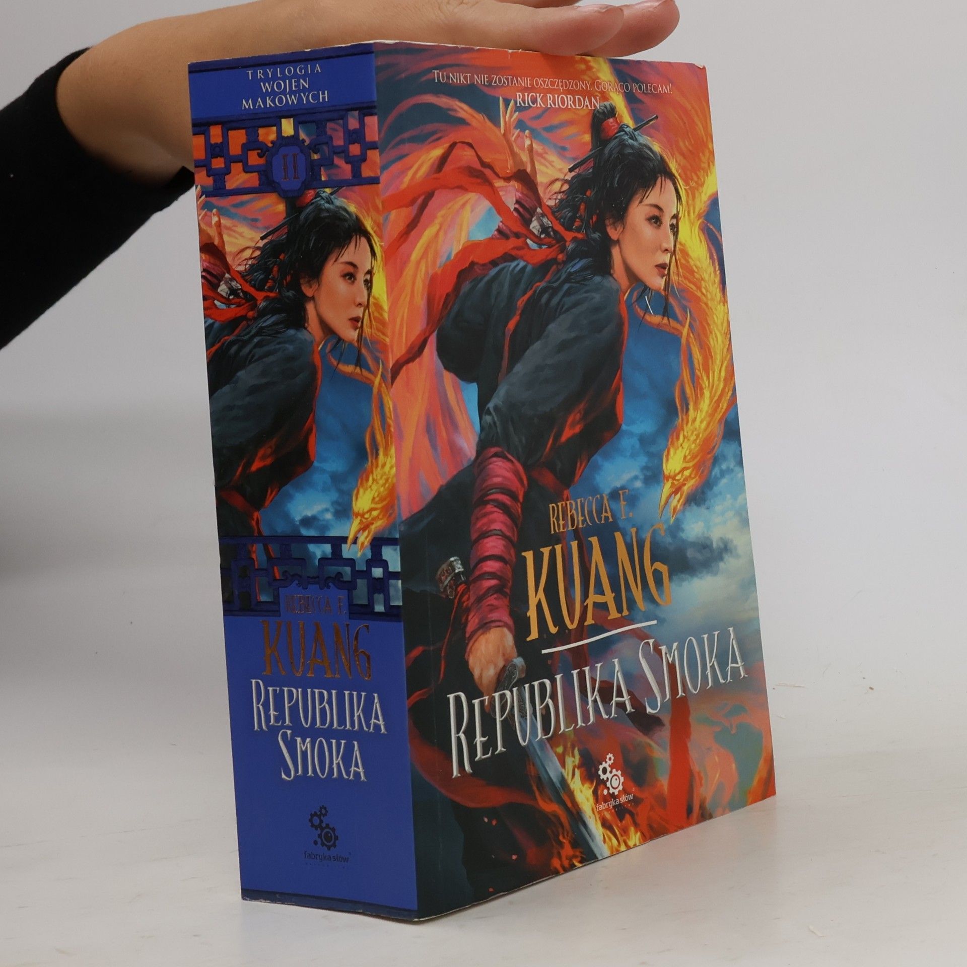 Rebecca Kuang Republika smoka