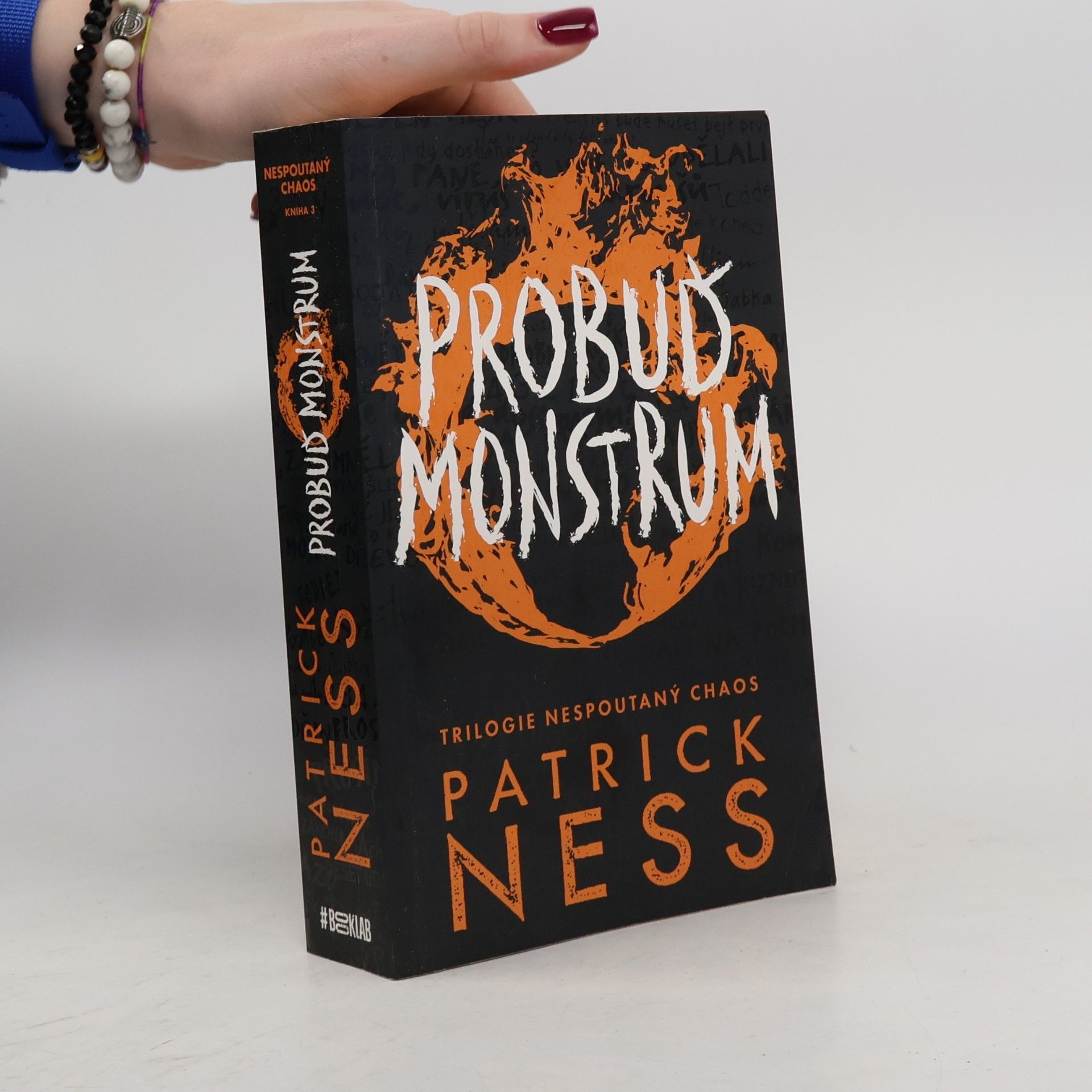 Patrick Ness Probuď monstrum