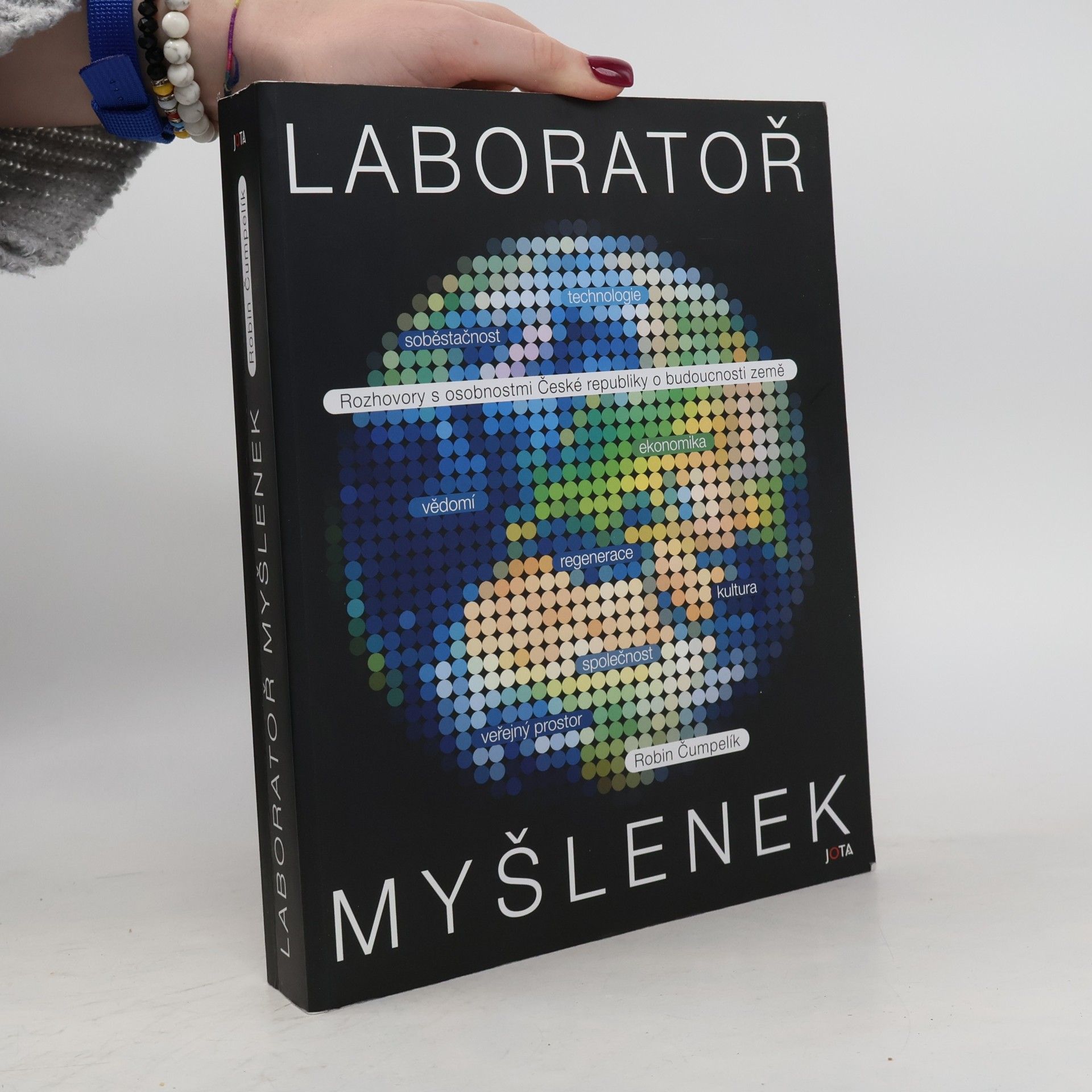 Robin Čumpelík Laboratoř myšlenek : rozhovory s osobnostmi České republiky o České republice
