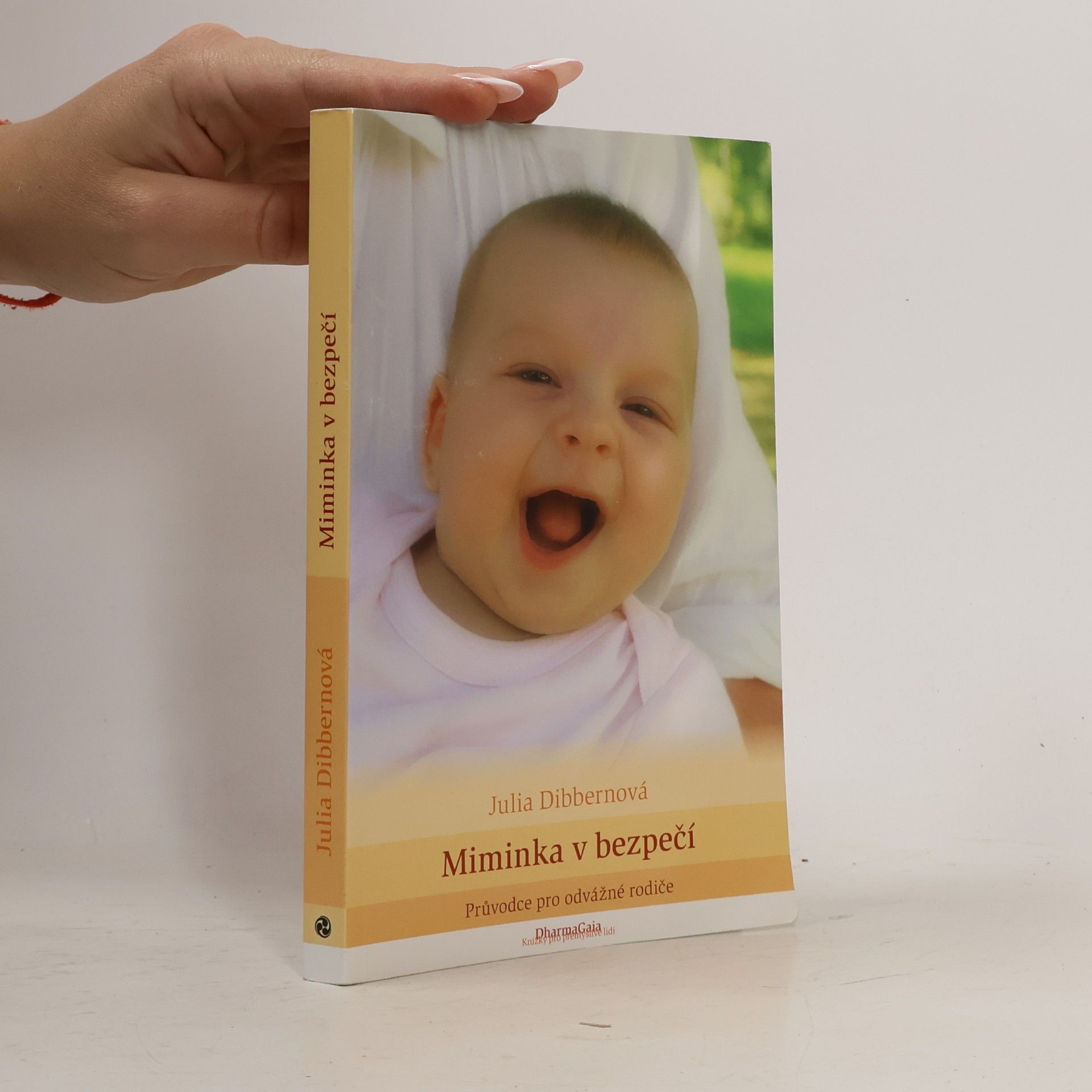 Julia Dibbern Miminka v bezpečí