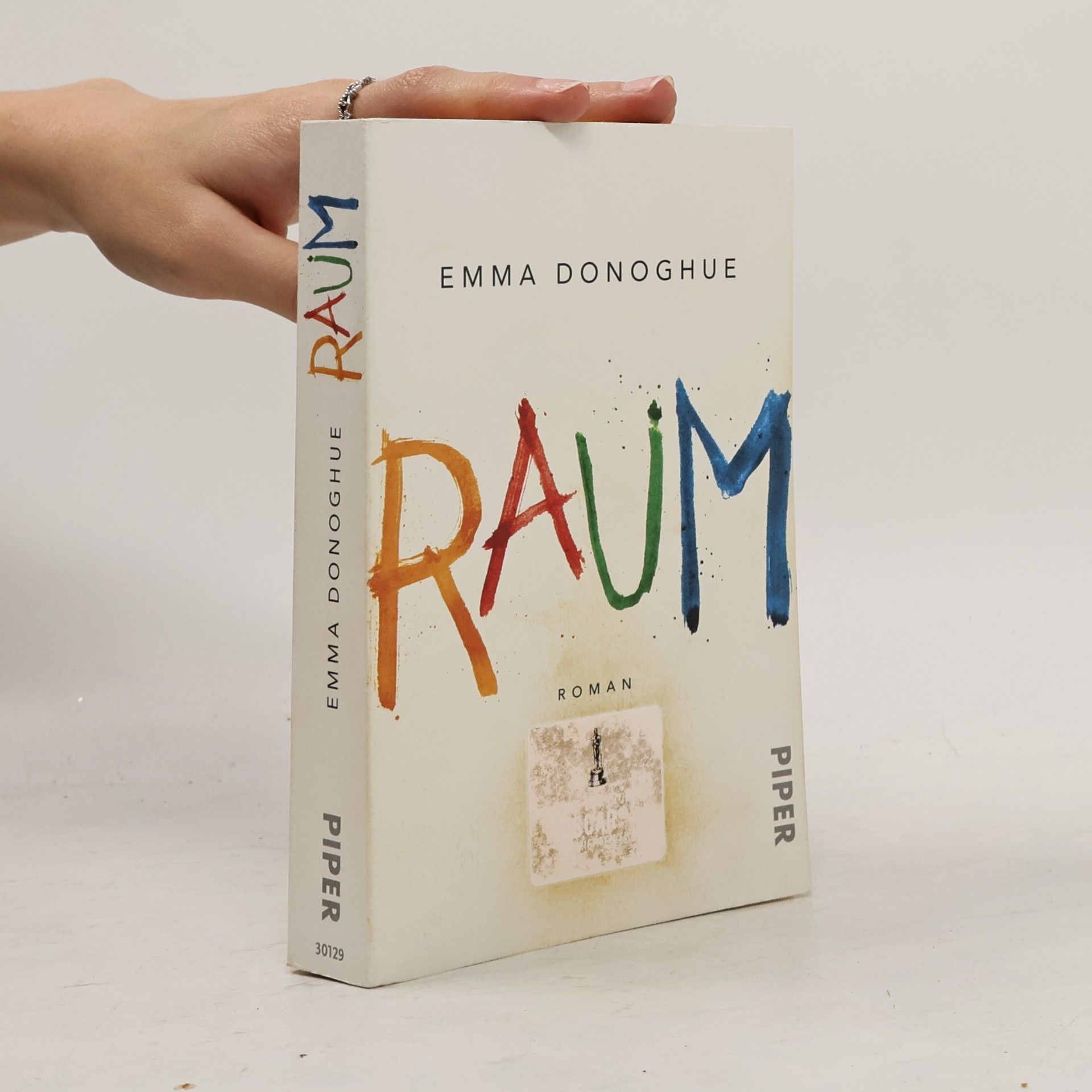 Emma Donoghue Raum