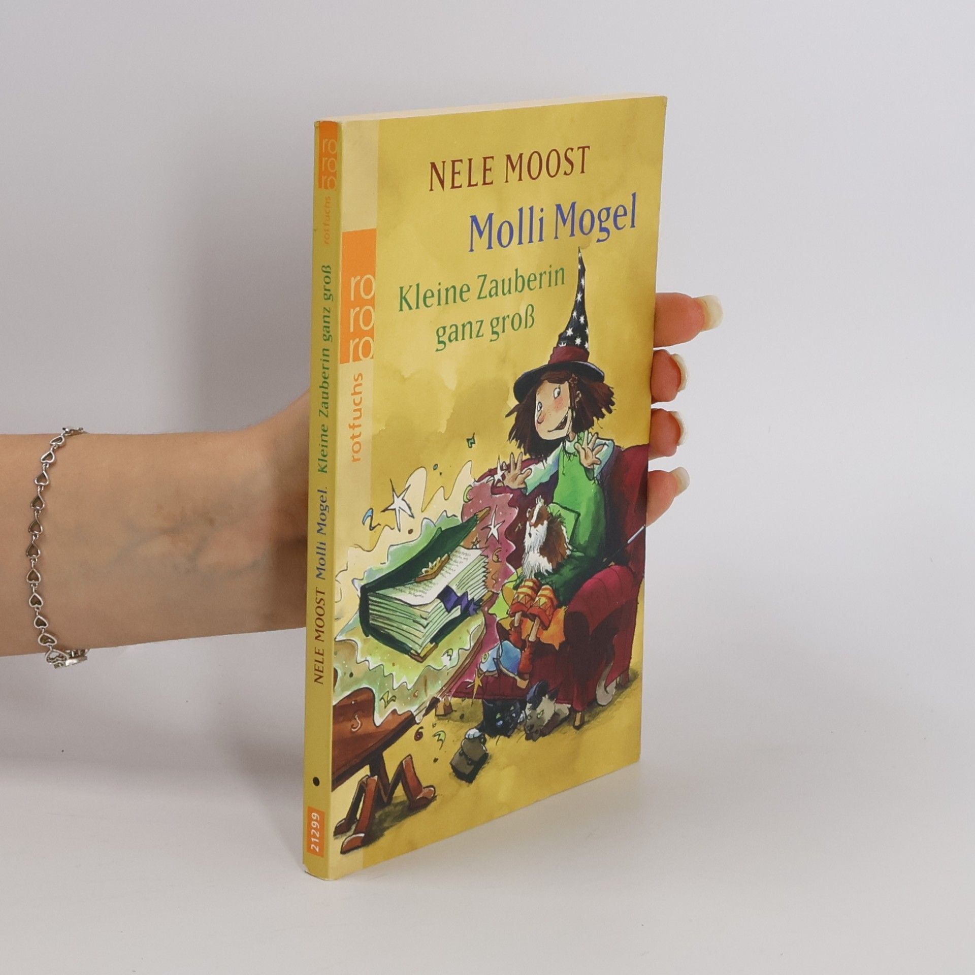 Nele Moost Molli Mogel