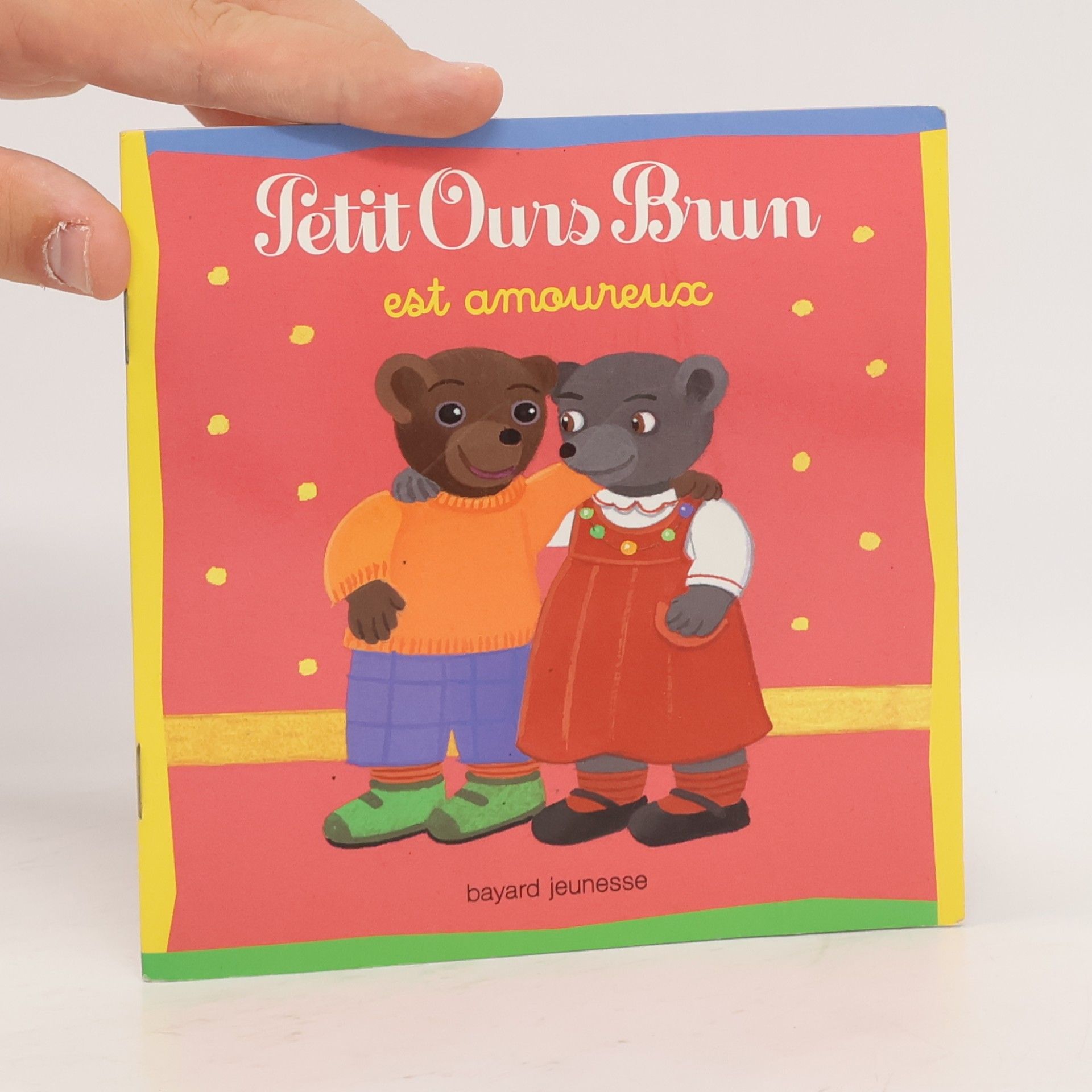 Pomme d'Api Petit Ours Brun est amoureux
