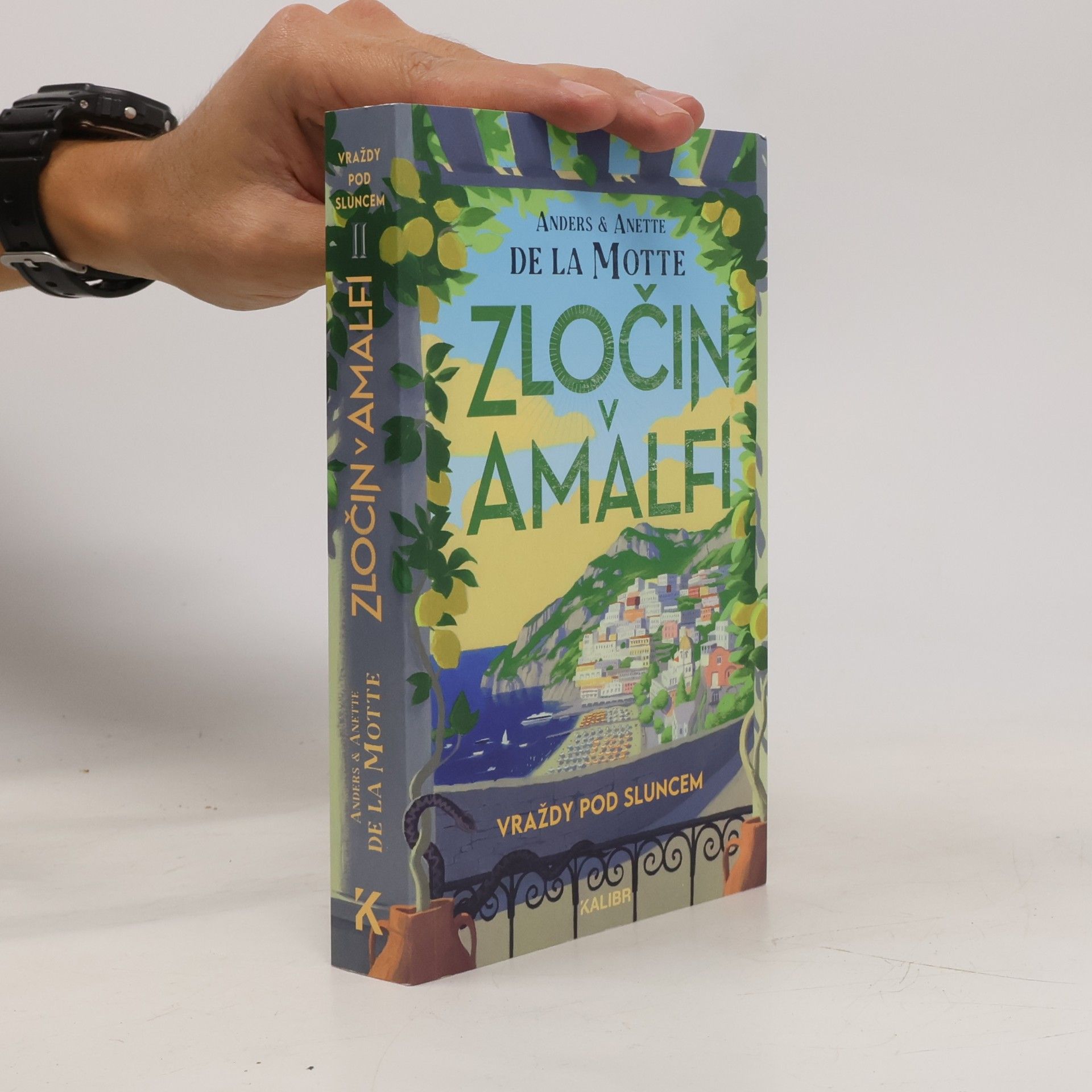 Anette De la Motte Vraždy pod sluncem II: Zločin v Amalfi