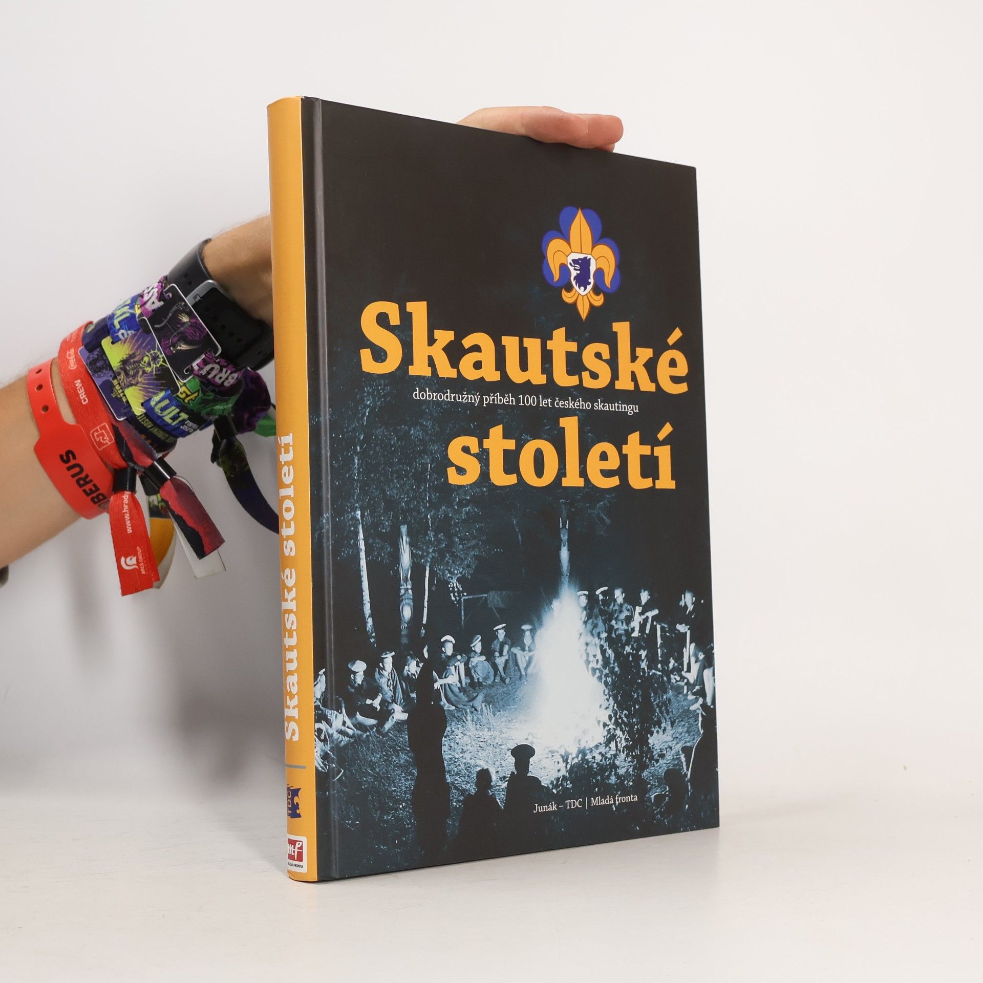 Roman Šantora Skautské století. Dobrodružný příběh 100 let českého skautingu