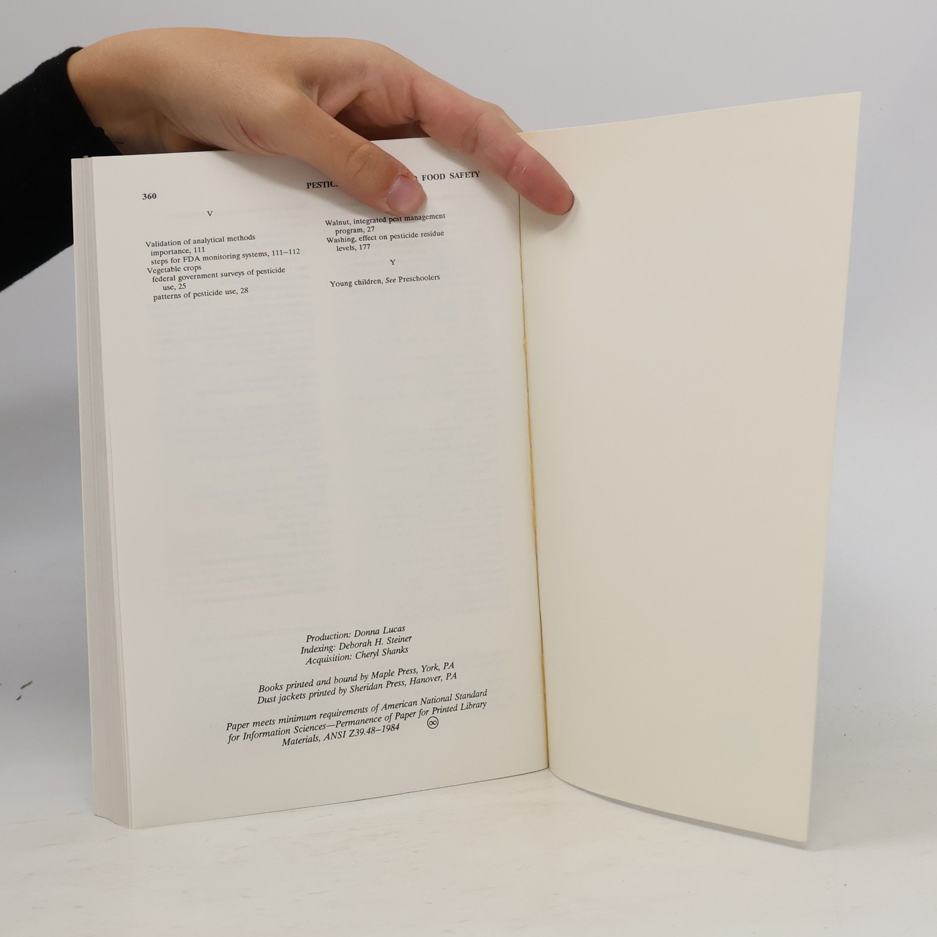 Various authors Pesticide Residues and Food Safety