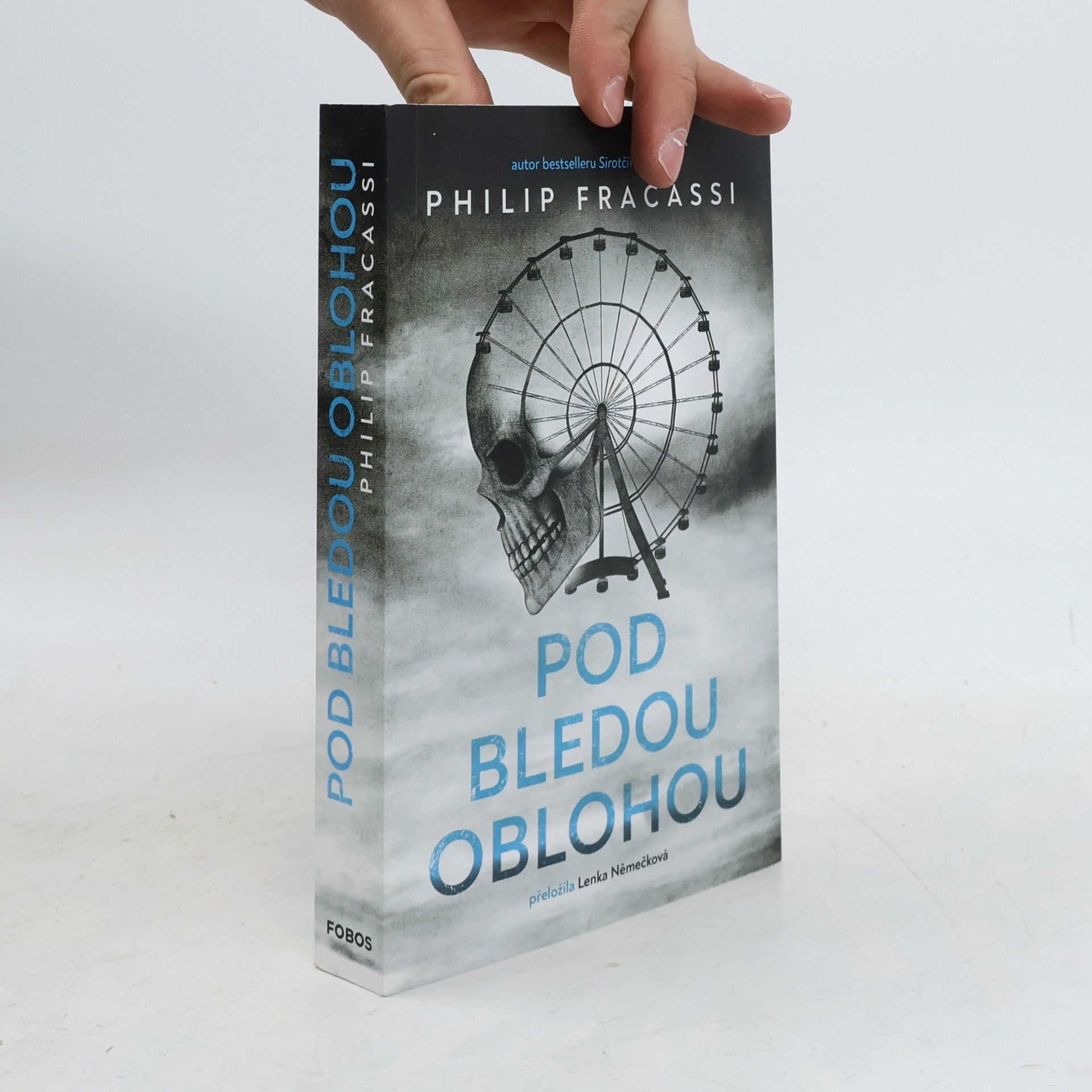 Philip Fracassi Pod bledou oblohou