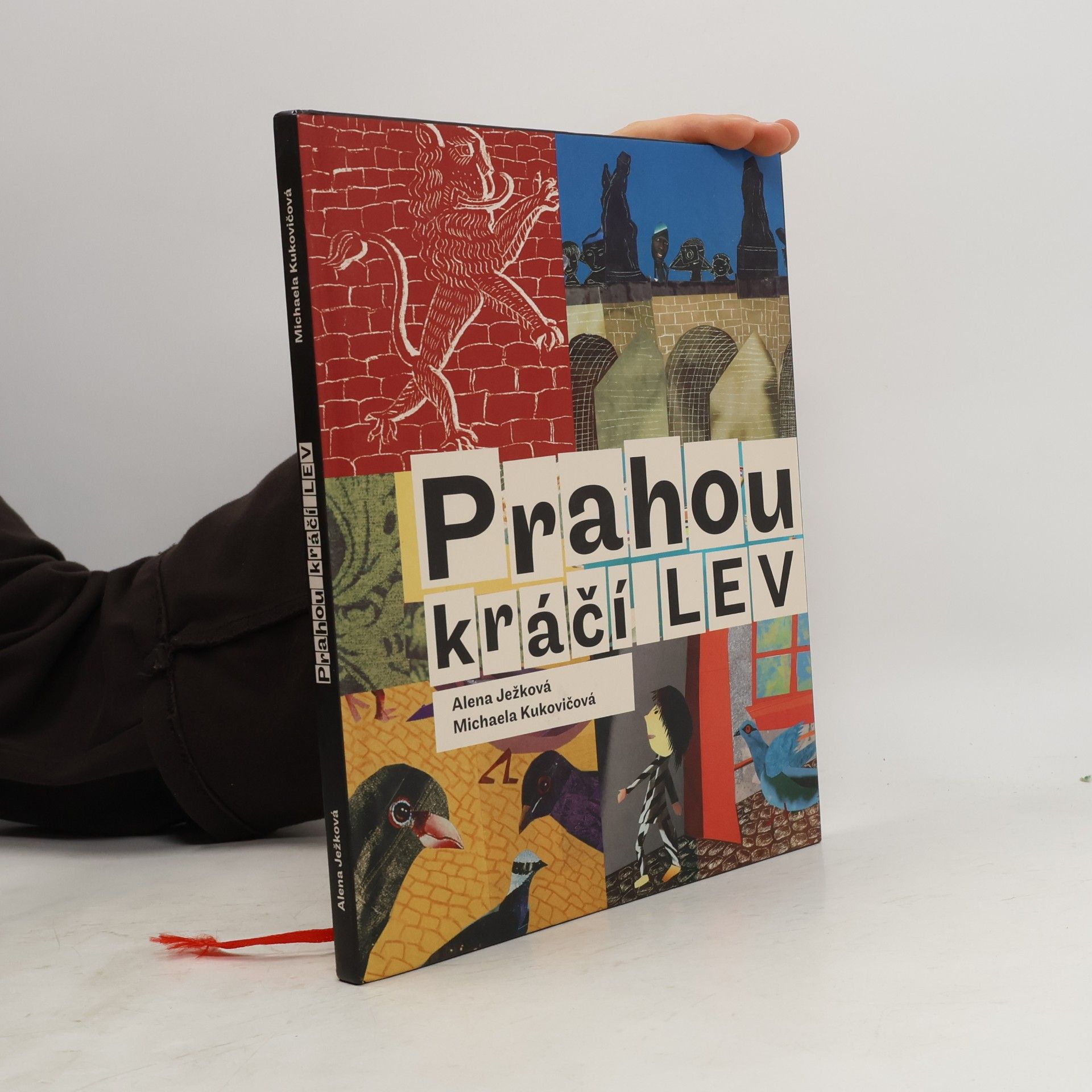 Michaela Kukovičová Prahou kráčí lev