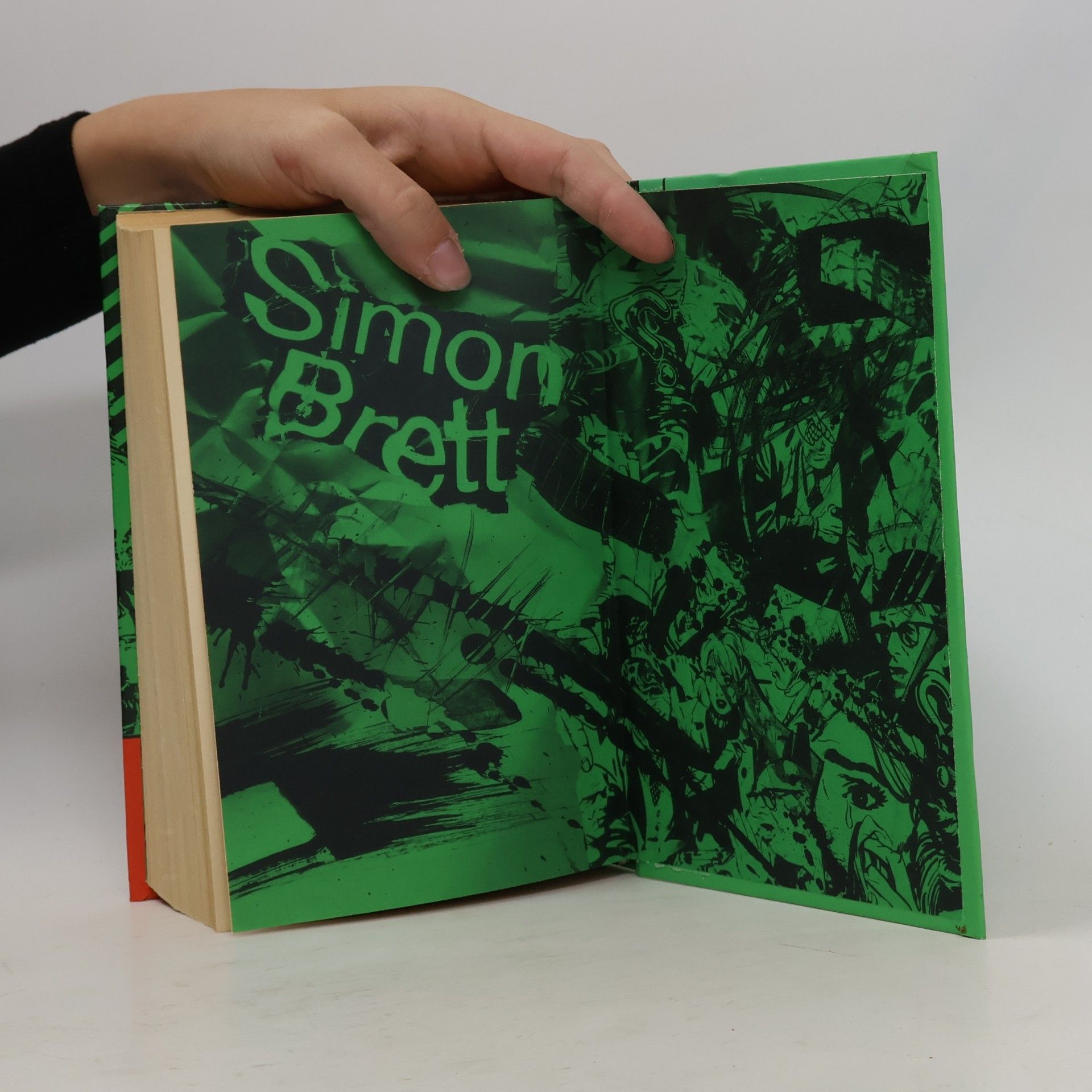 Simon Brett Smrť na javisku. Vražda v názve. Nie som mŕtvy, len oddychujem