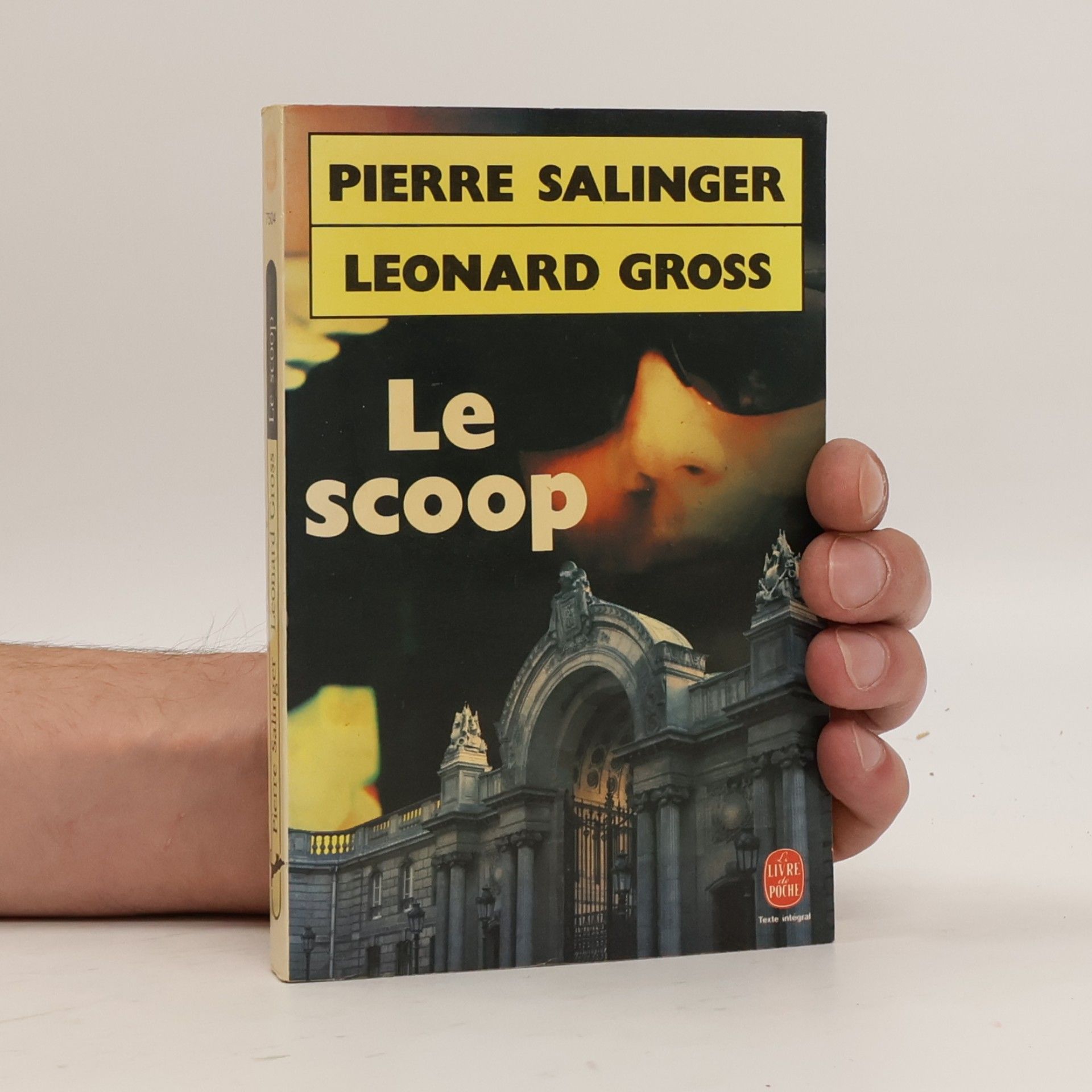 Leonard Gross Le Livre de Poche: Le scoop - Texte intégral