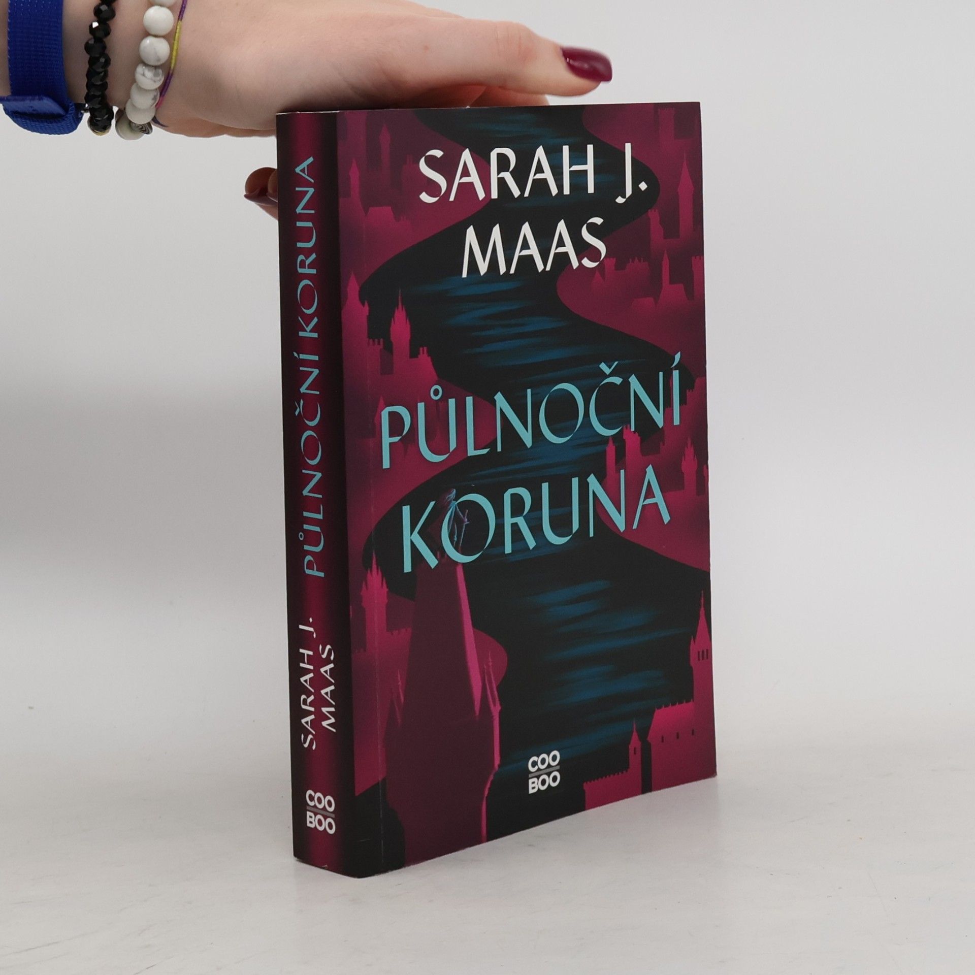 Sarah J. Maas Půlnoční koruna