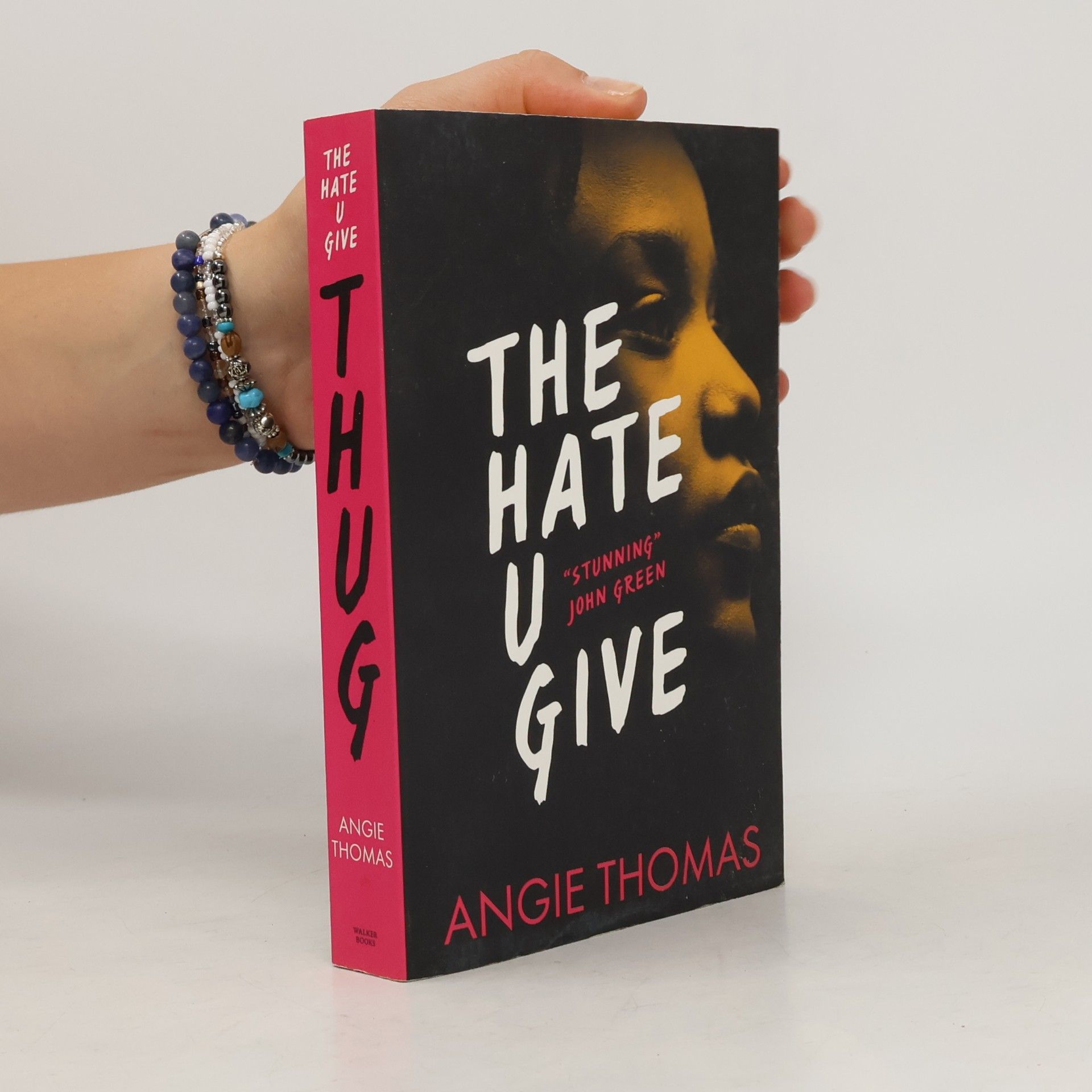 Angie Thomas The hate u give