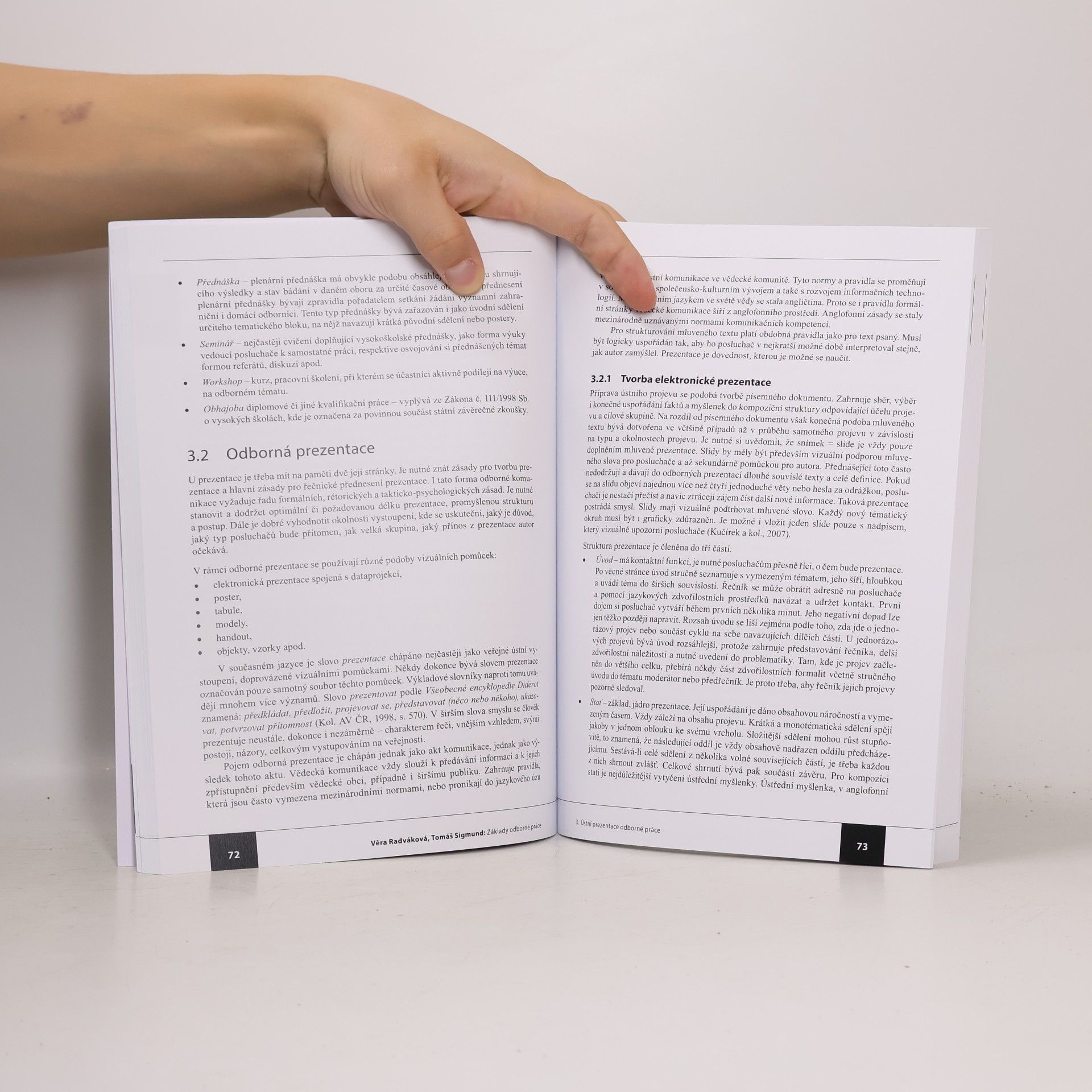 Věra Radváková Základy odborné práce včetně základů informační etiky