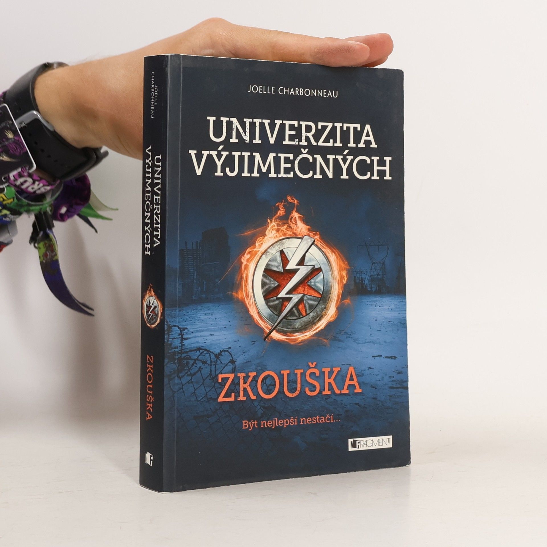 Joelle Charbonneau Univerzita výjimečných. Zkouška