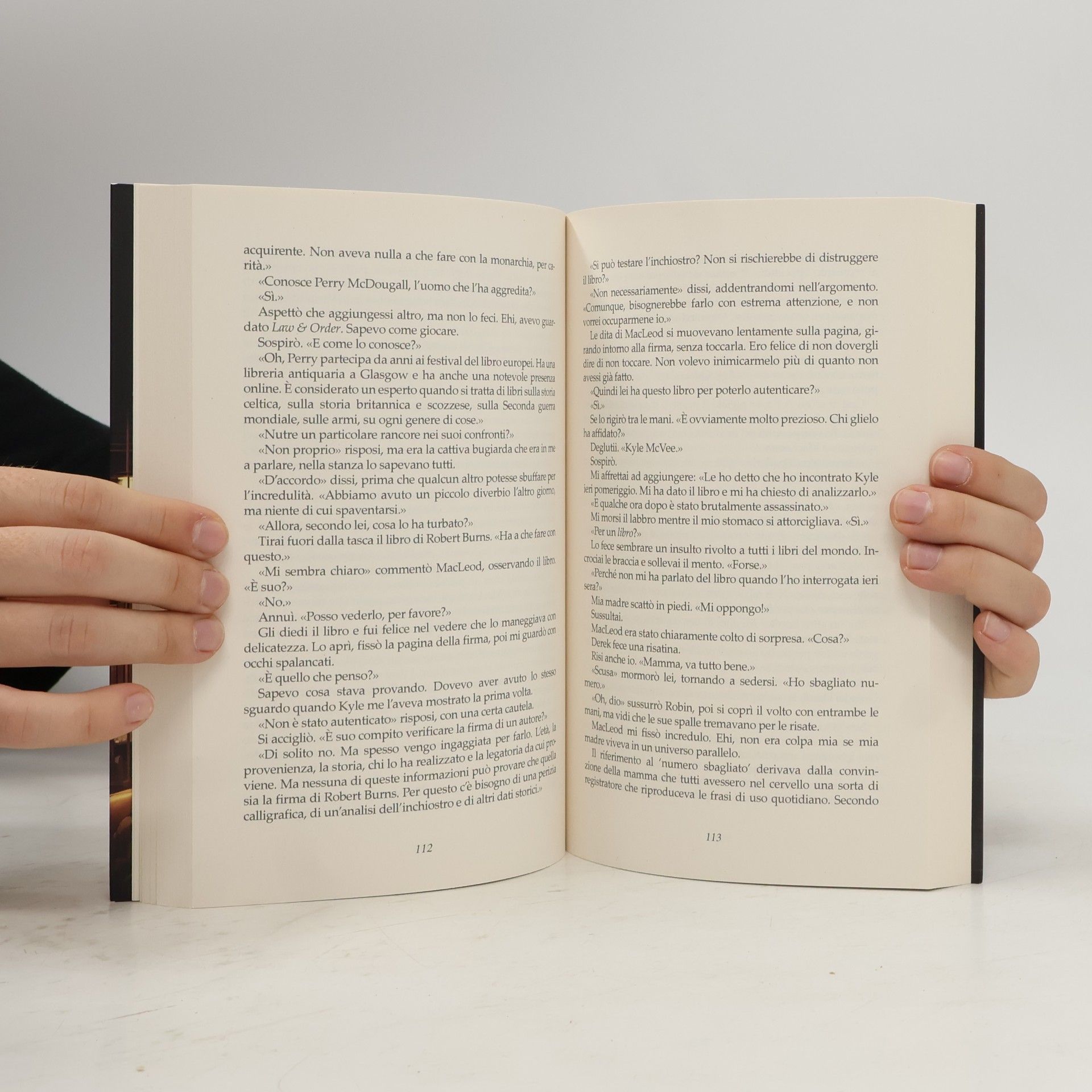 Kate Carlisle Serie Bestseller del New York Times: Se i libri potessero uccidere... Un'esperta di libri antichi indaga