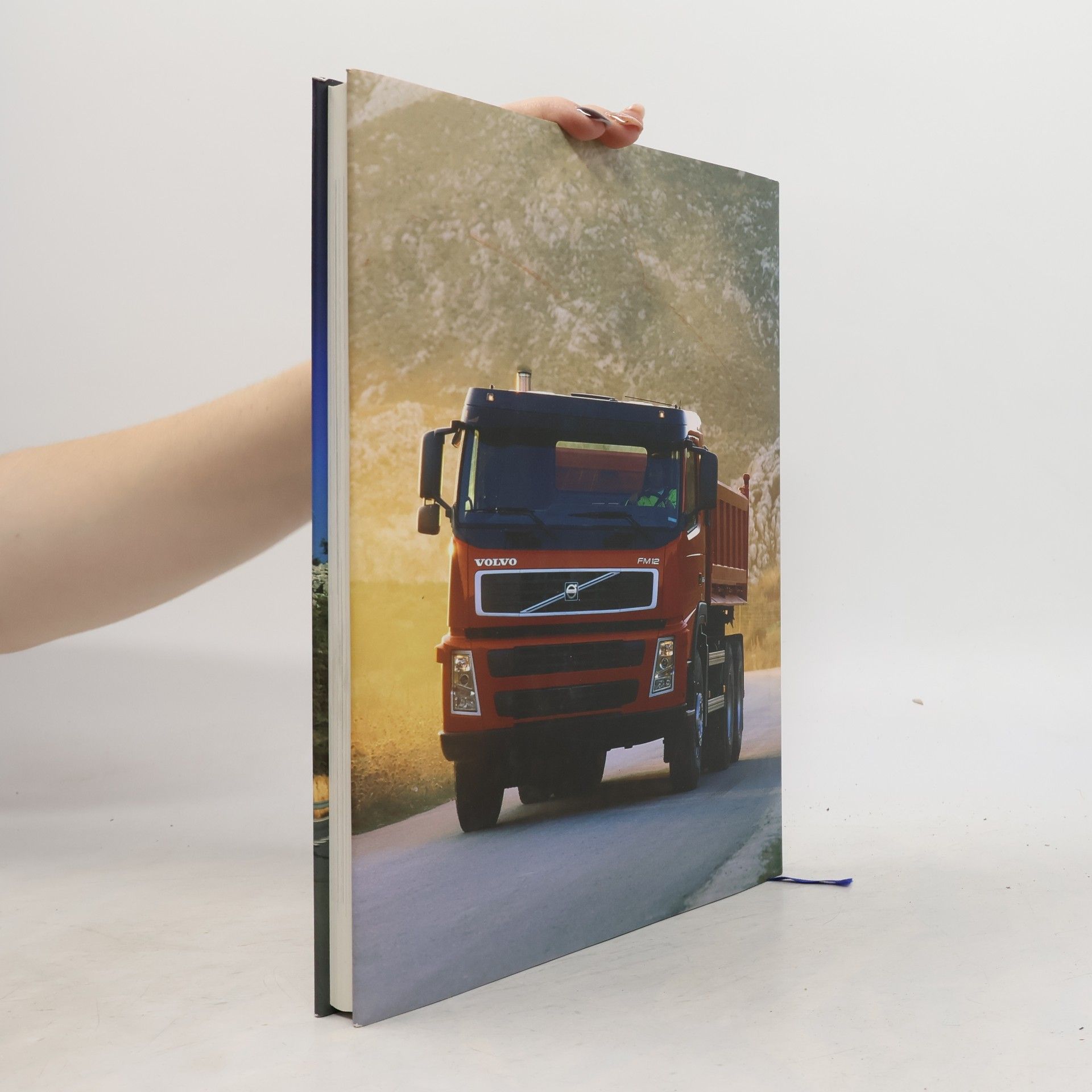Karel Strugala Nákladní automobily Volvo včera, dnes a zítra