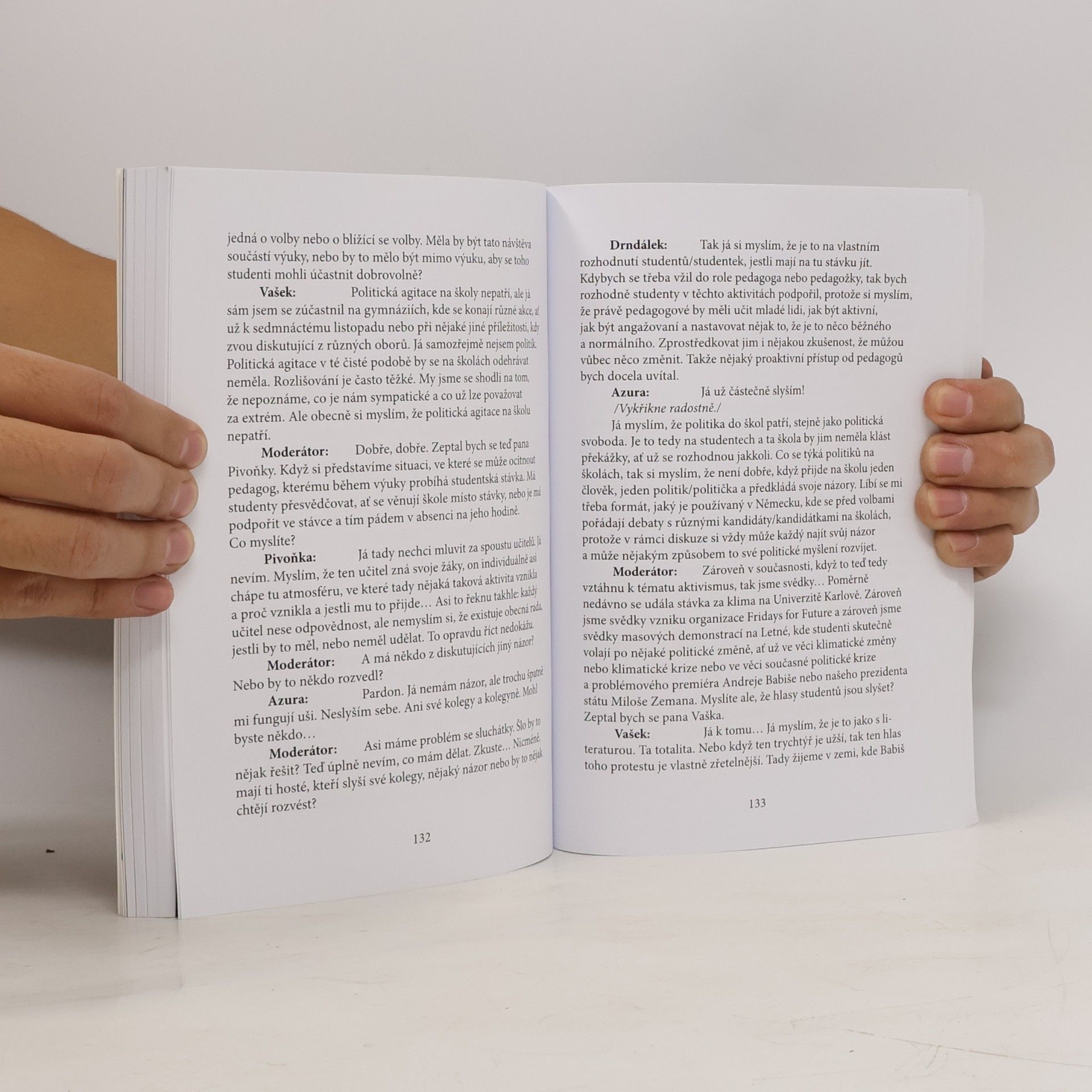 AA.VV. Debata pro loutky o sedmi jednáních