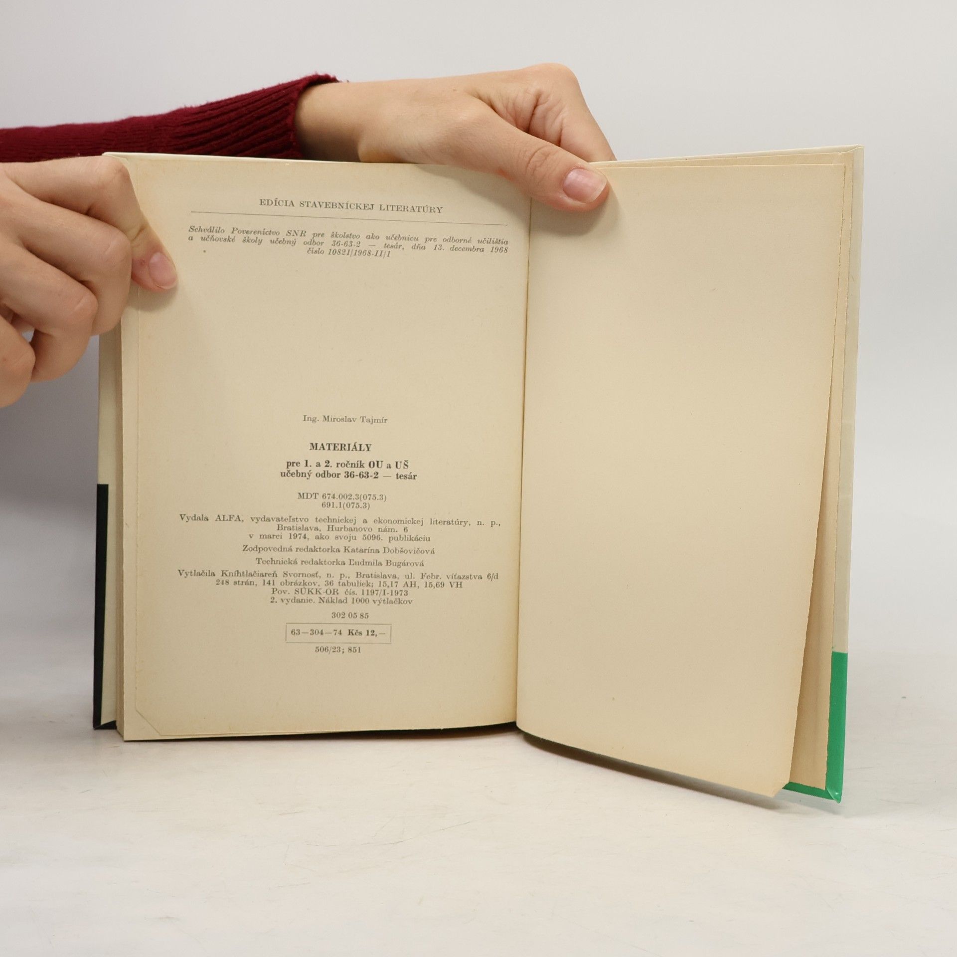 Chrobák V. Tajmír M. Materiály pre 1. a 2. ročník OU a UŠ učebný odbor tesár
