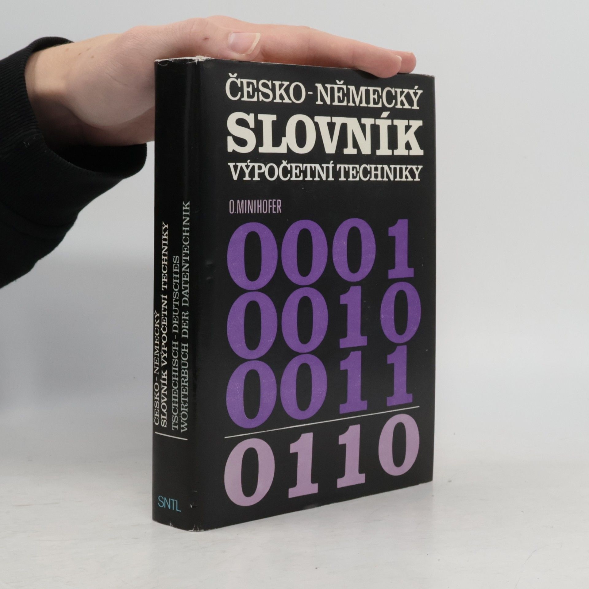 Česko-německý slovník výpočetní techniky = Tschechisch-deutsches Wörterbuch der Datentechnik
