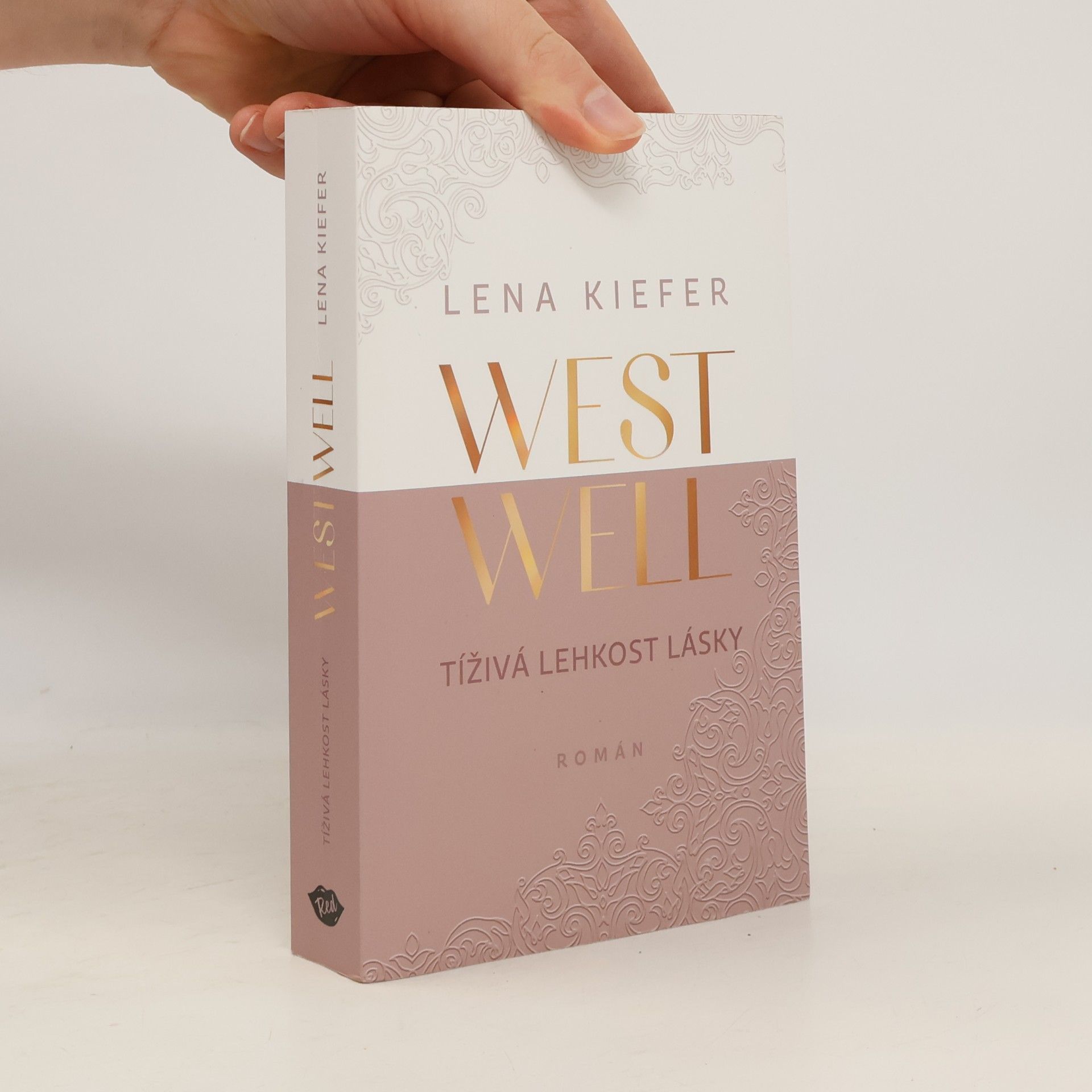 Lena Kiefer Westwell. Tíživá lehkost lásky