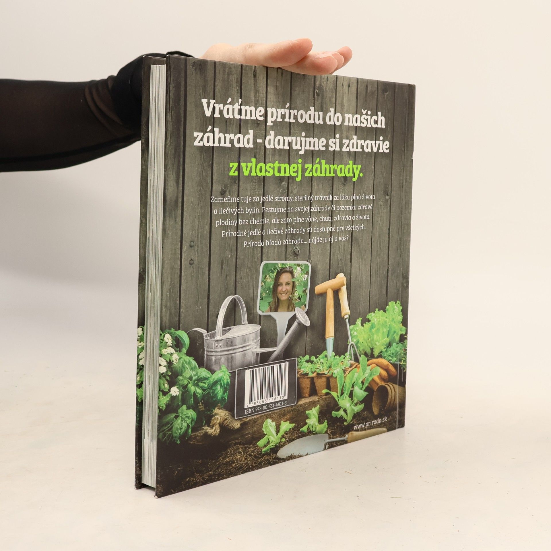 Hanka Sekulová Darujme si zdravie z vlastnej záhrady:Vlastné skúsenosti a návody ako si vytvoriť jedlú liečivú oázu v súlade s prírodou