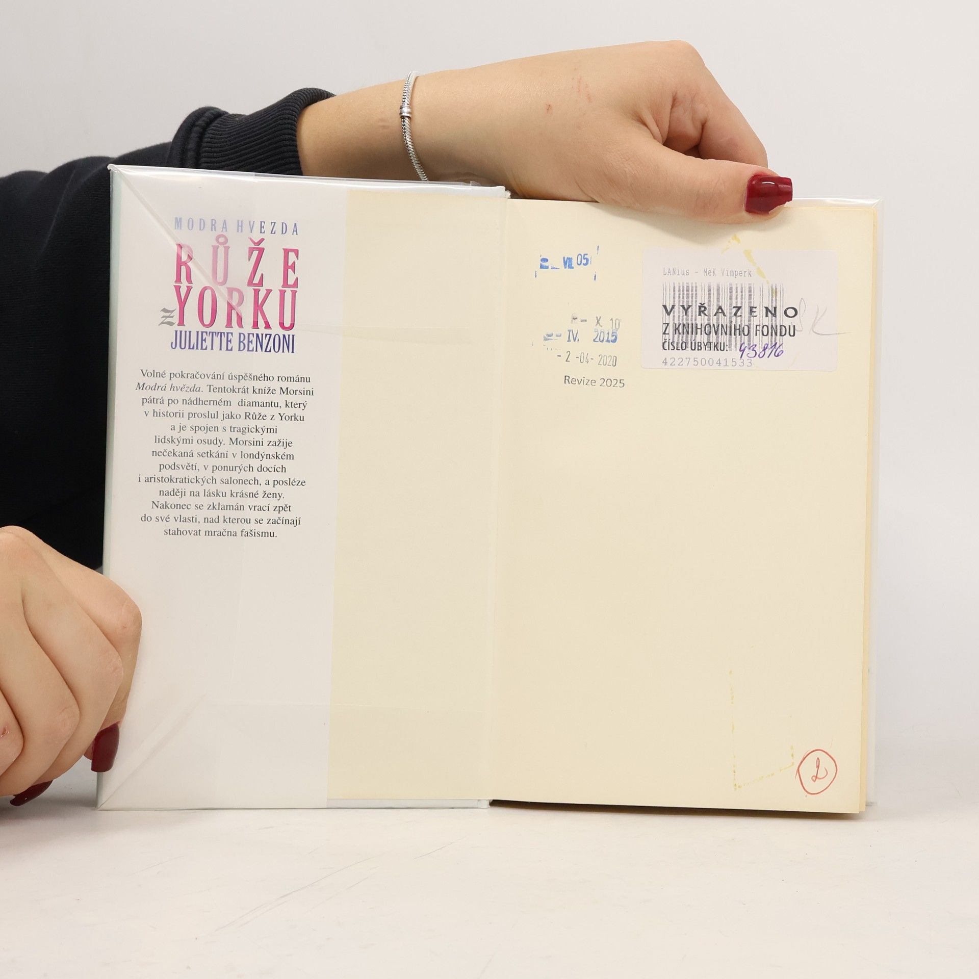 Juliette Benzoni Růže z Yorku : modrá hvězda