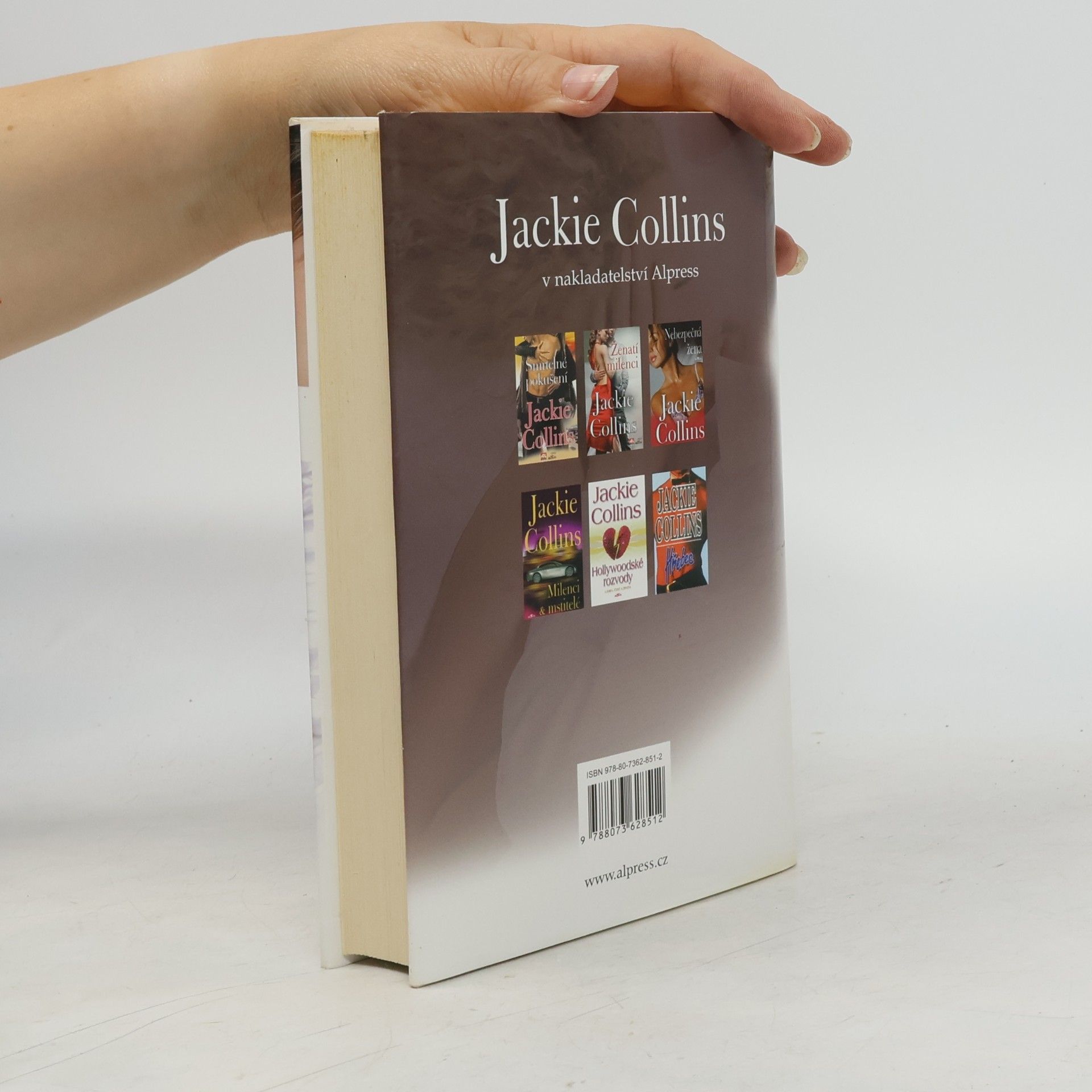 Jackie Collins Naivní mrcha