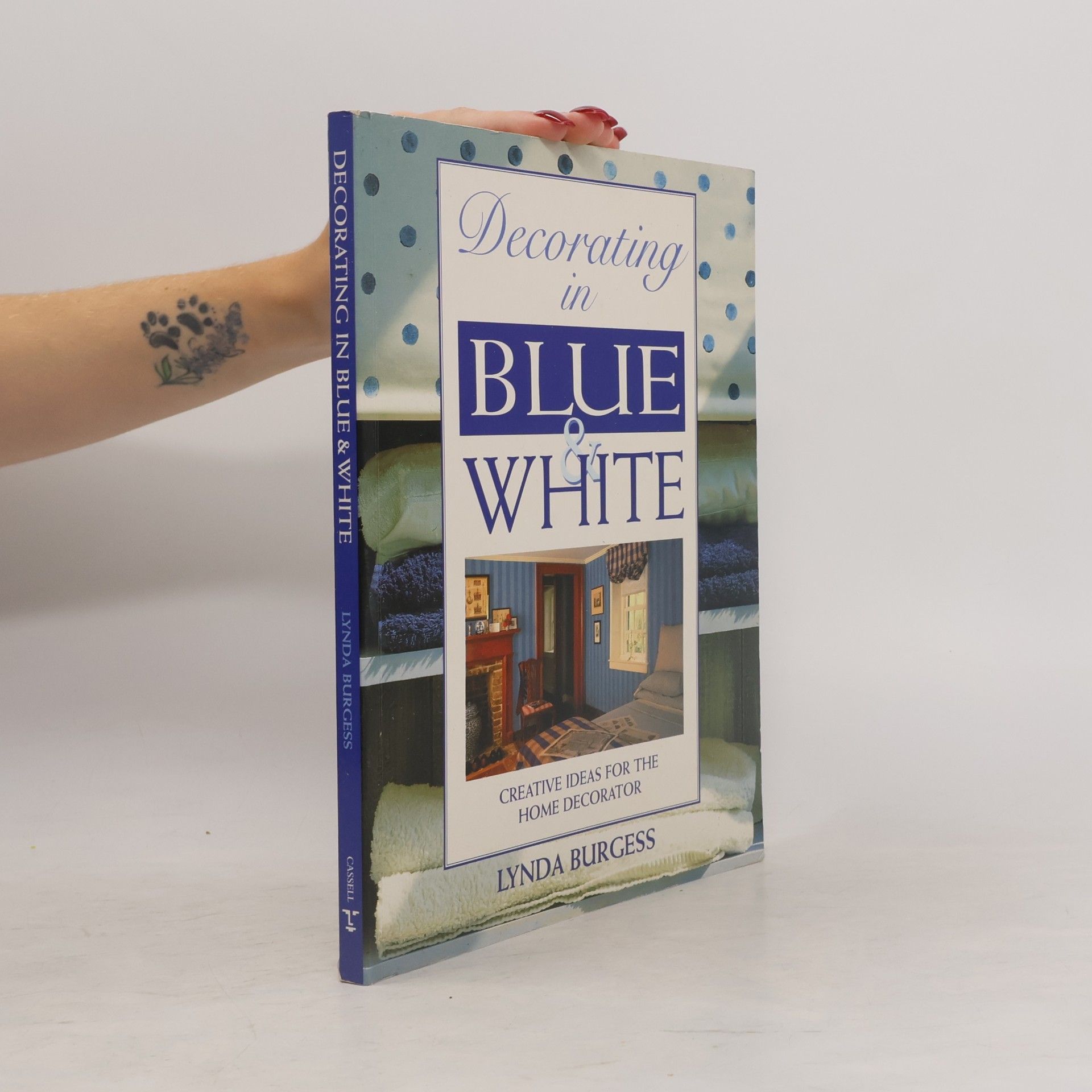 Lynda Burgess Decorating in Blue and White