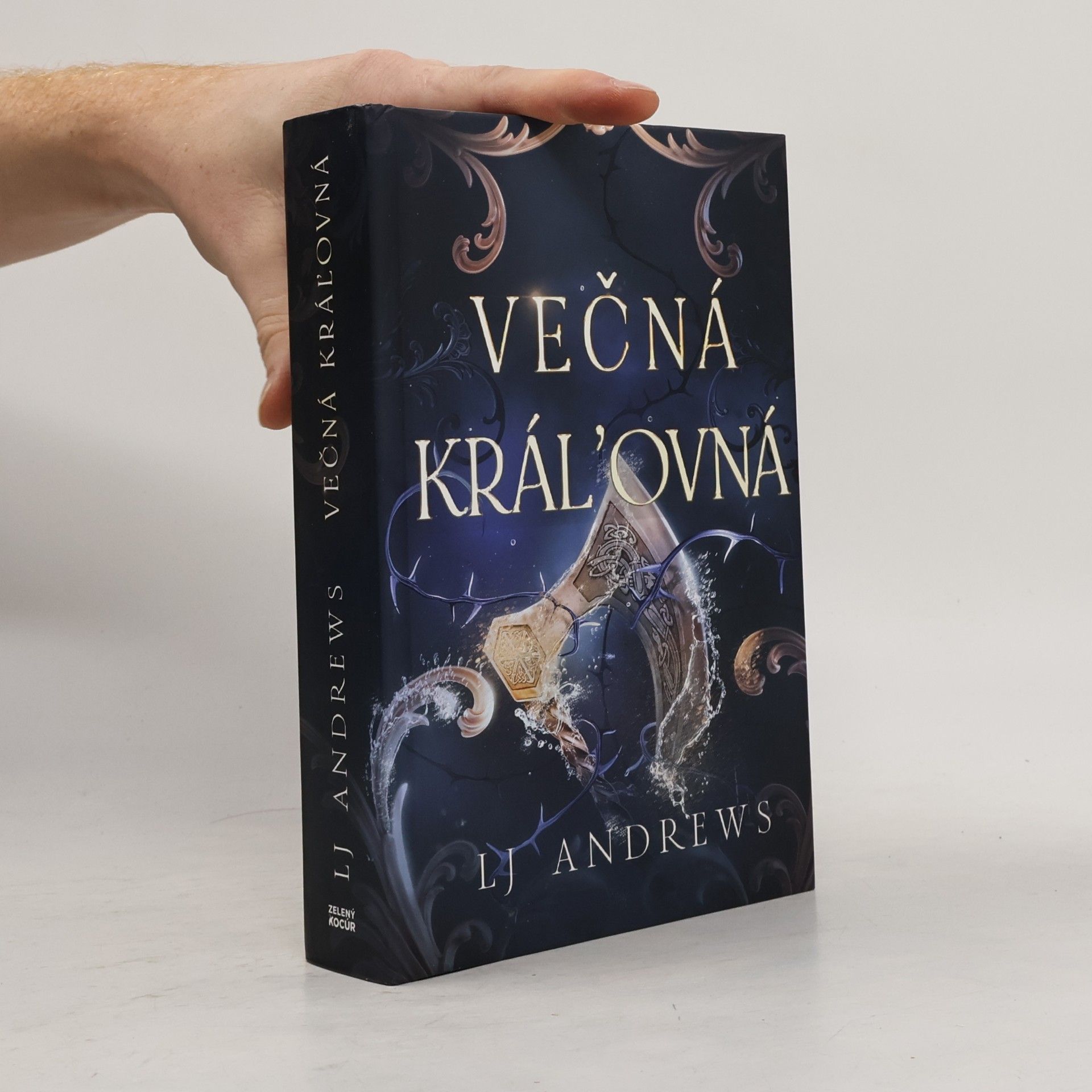 L. J. Andrews Věčná královná