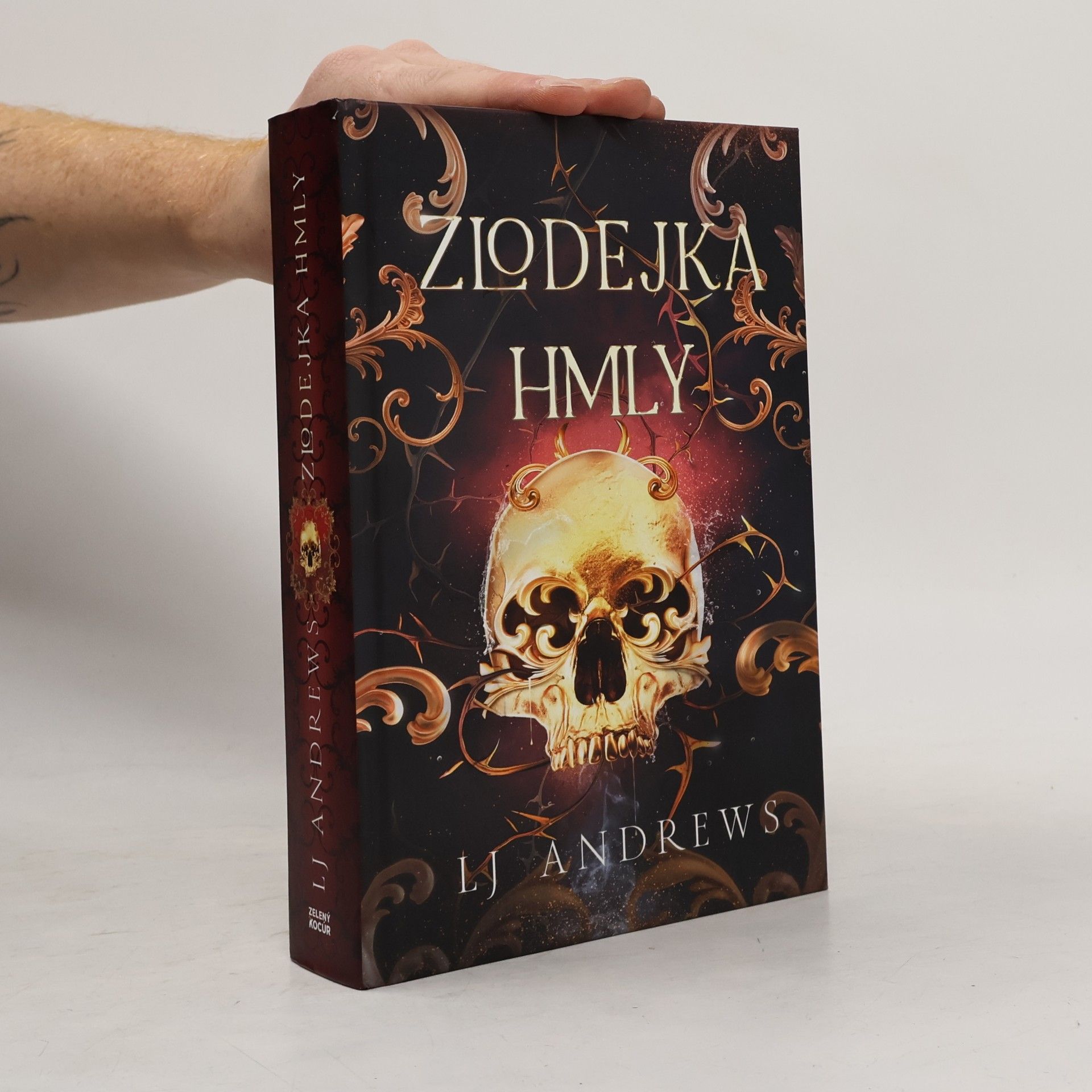 L. J. Andrews Zlodejka hmly