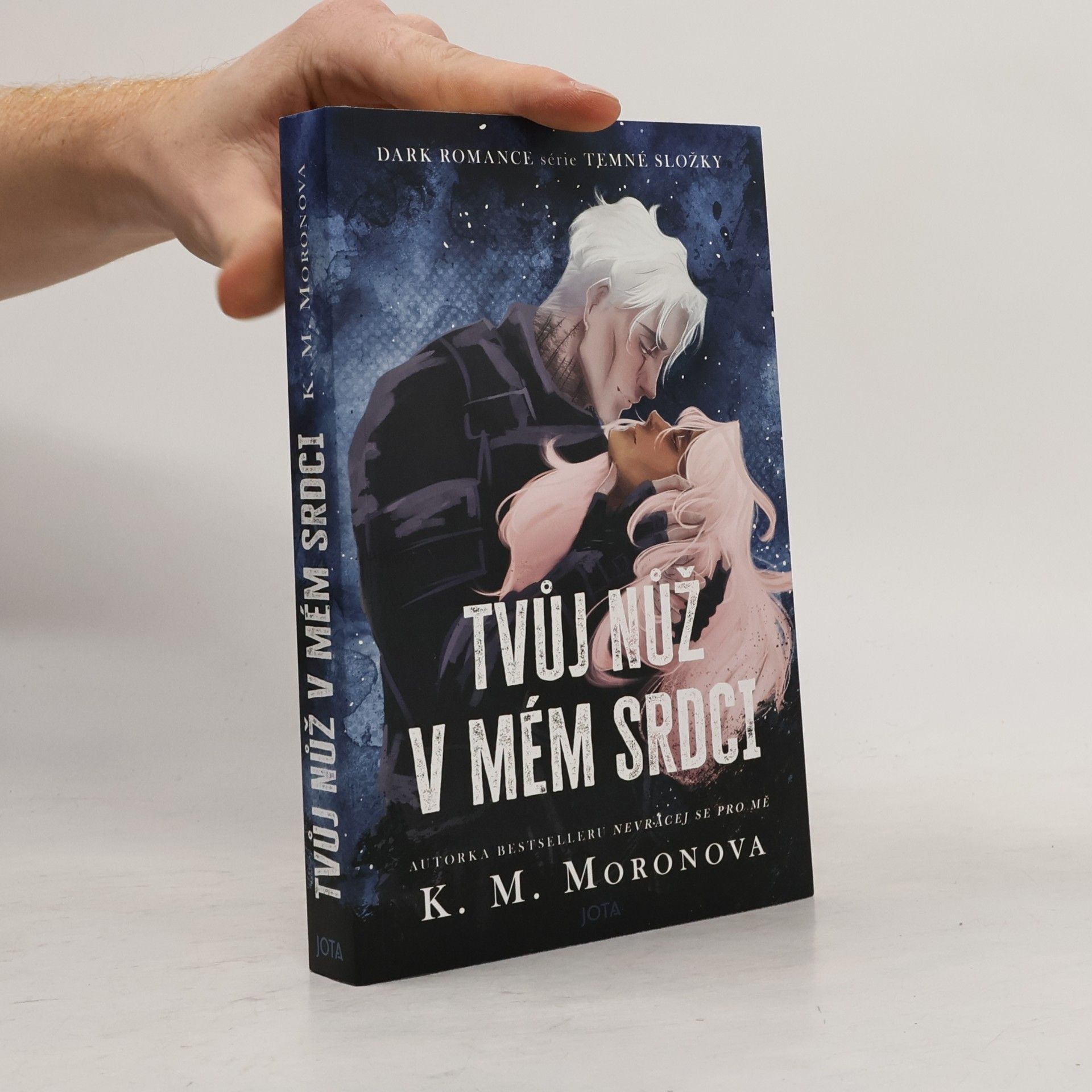 K M Moronova Tvůj nůž v mém srdci