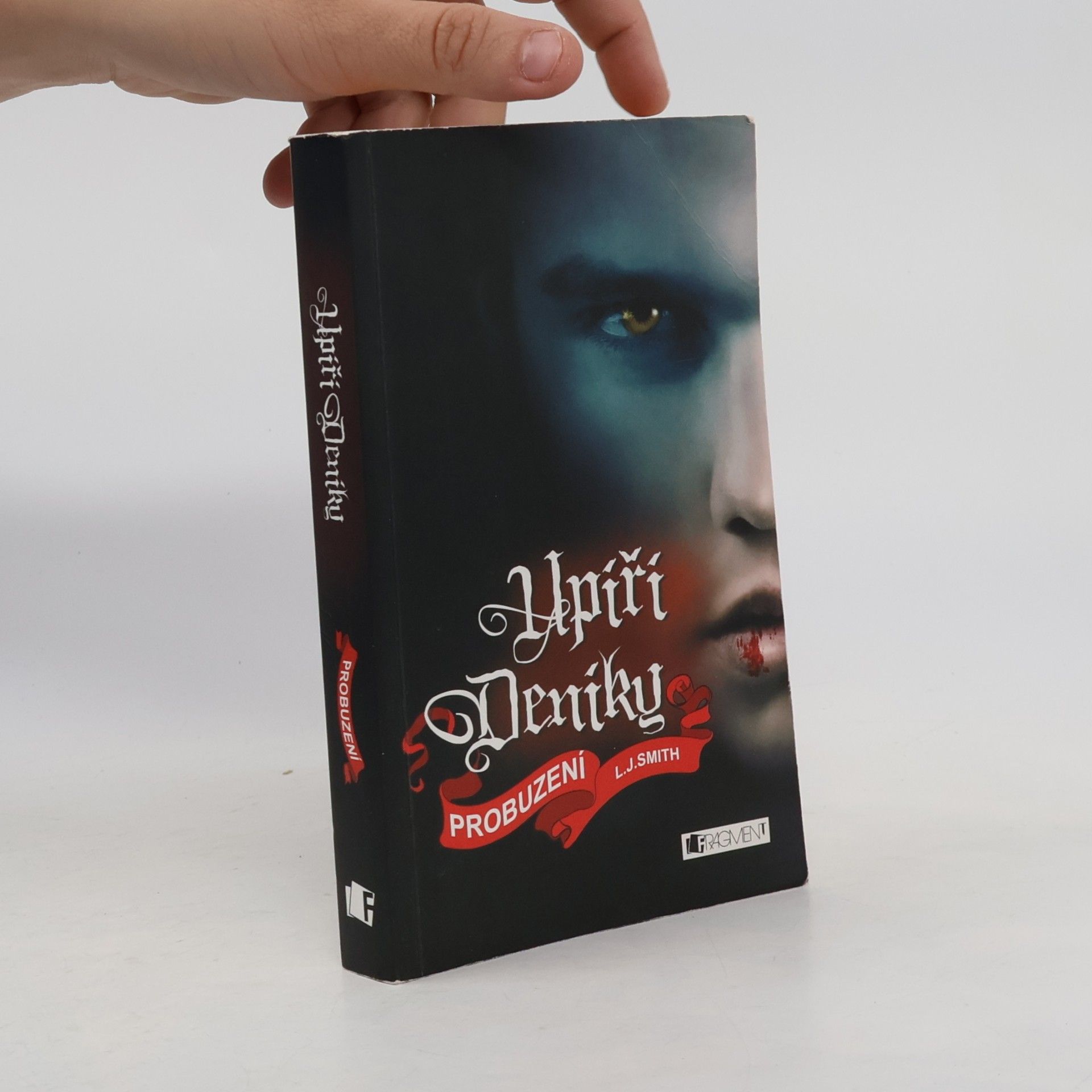 L. J. Smithová  Upíří deníky. Probuzení
