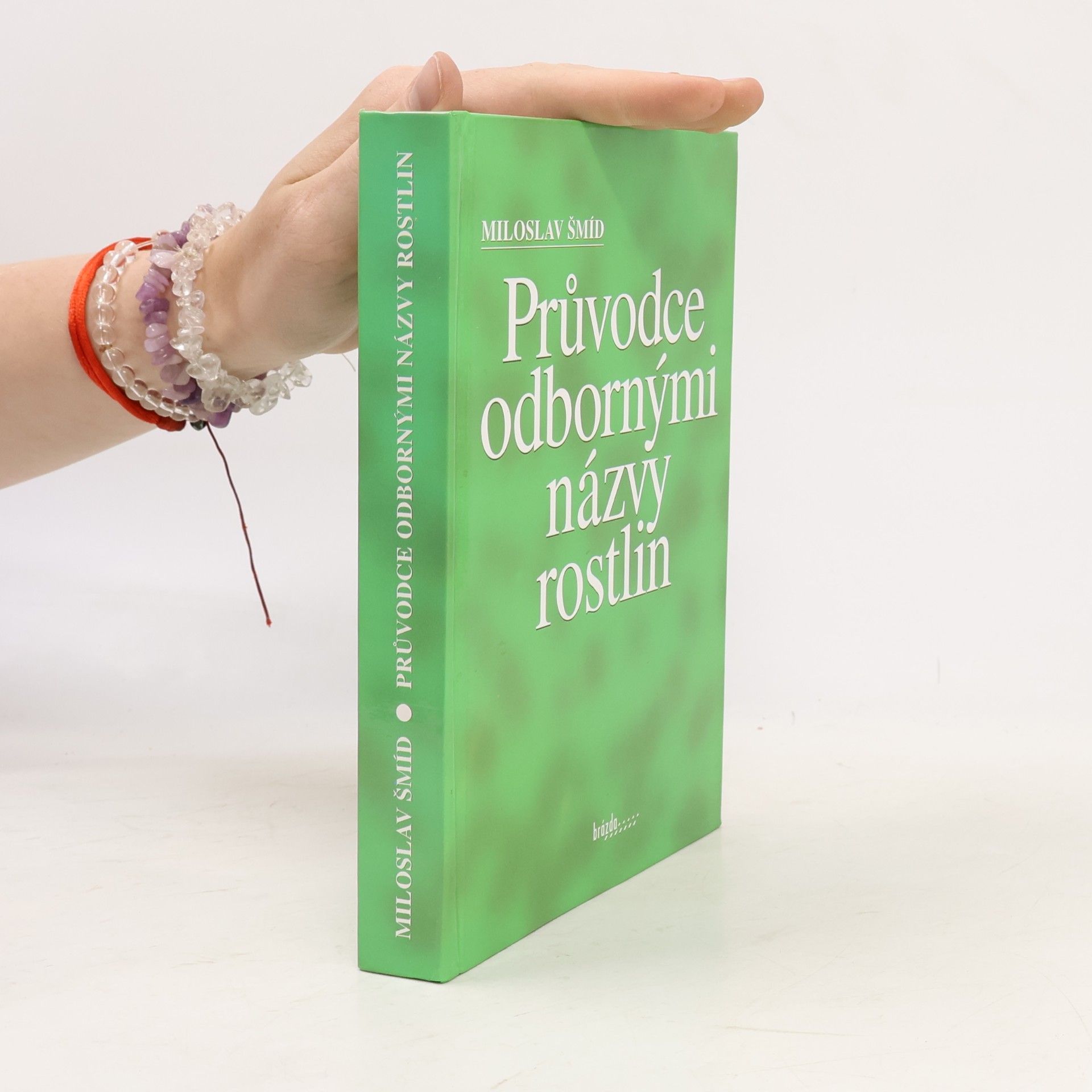 Průvodce odbornými názvy rostlin : latinsko-český slovník