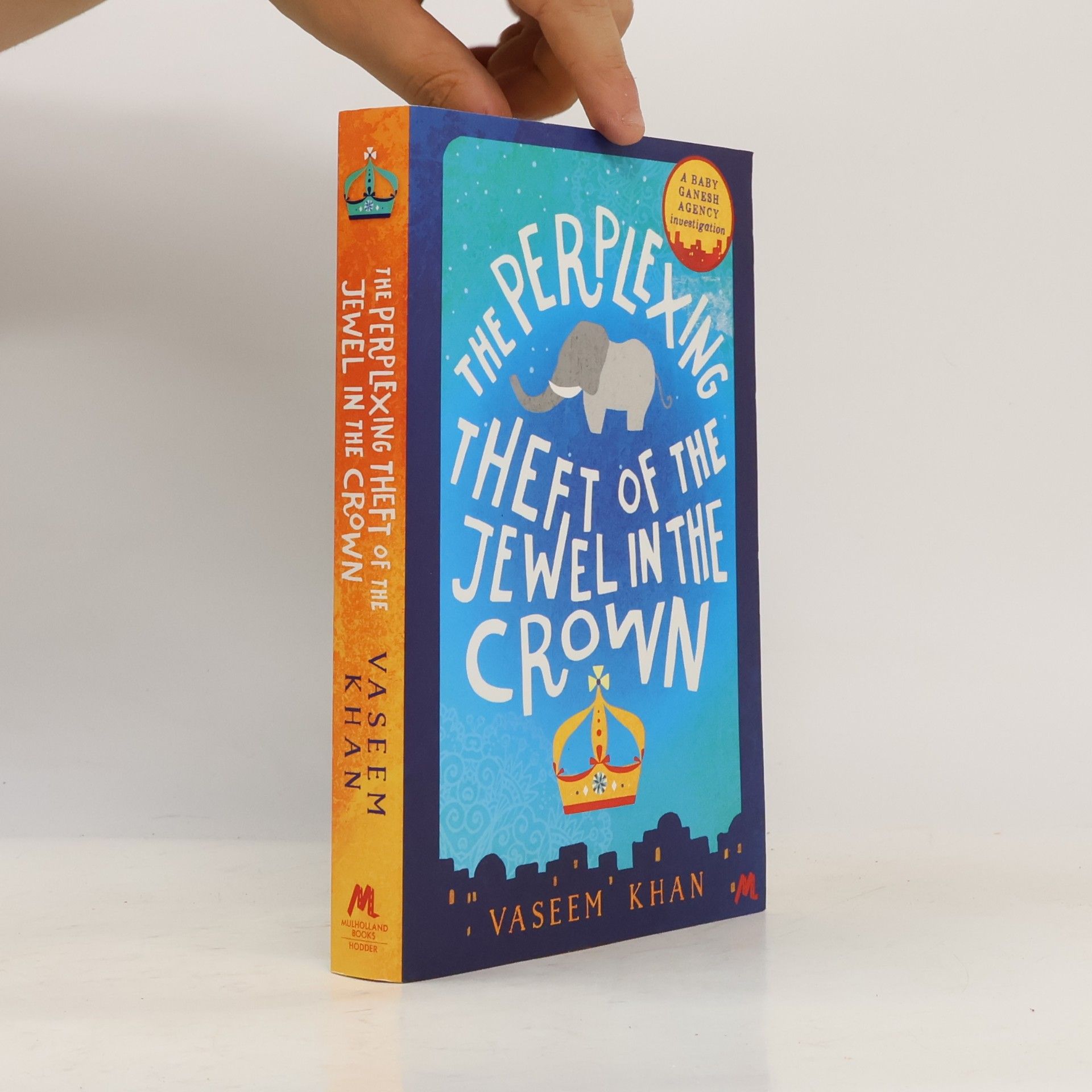 Vaseem Khan The Perplexing Theft of the Jewel in the Crown